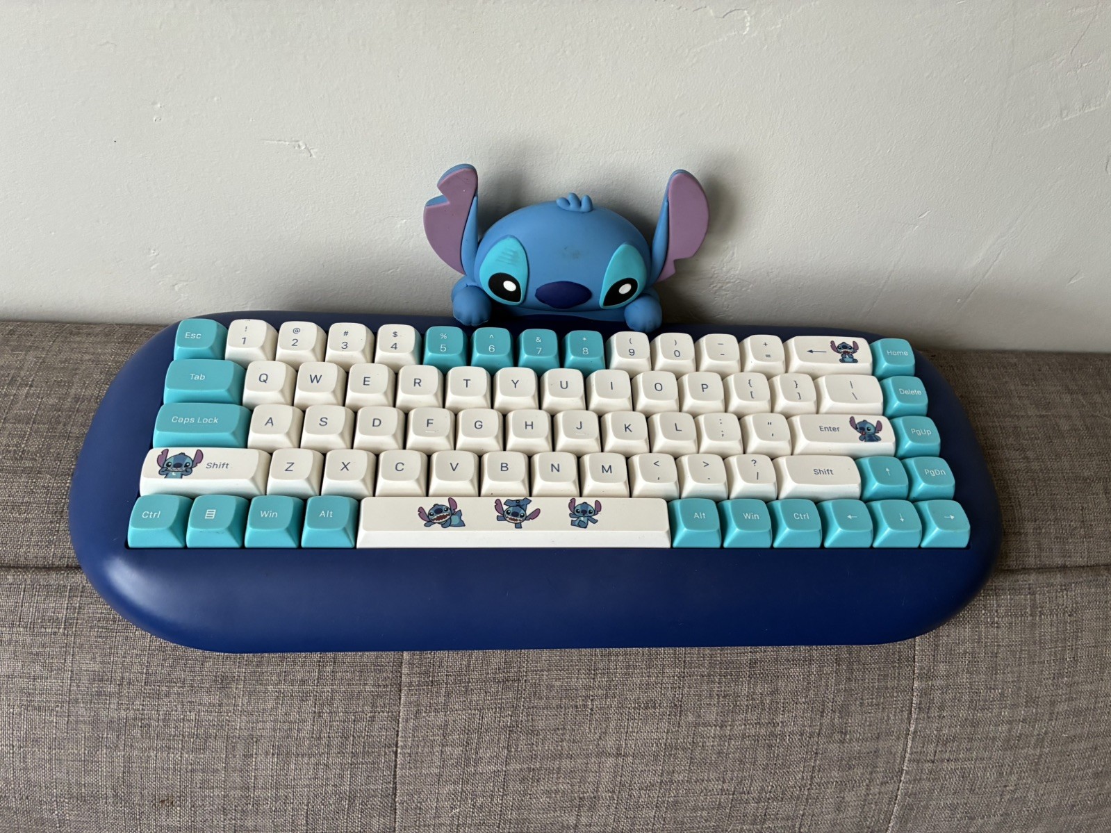 Disney Lilo & Stitch Molded Buddy Wireless Keyboard Blue 69 Keys USB New