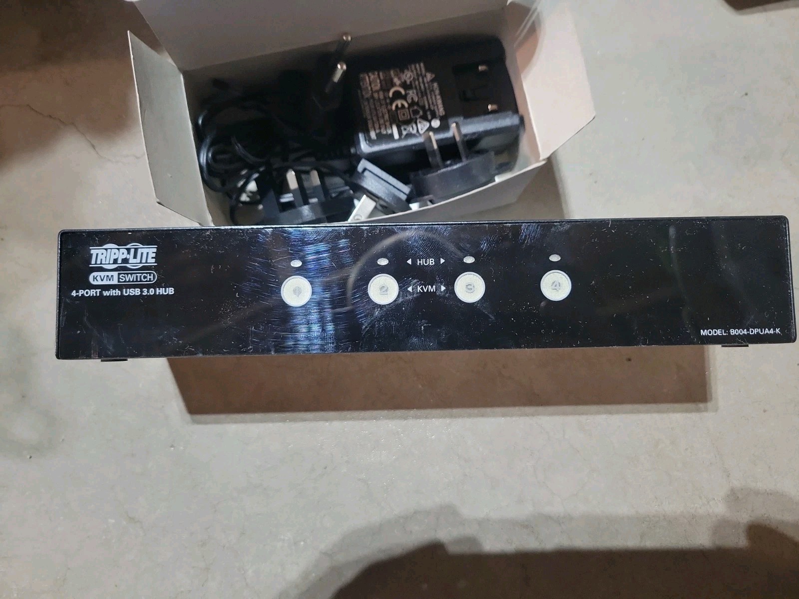 Tripp-Lite B004-DPUA4-K KVM Switch 4-port w/ USB 3.0 HUB