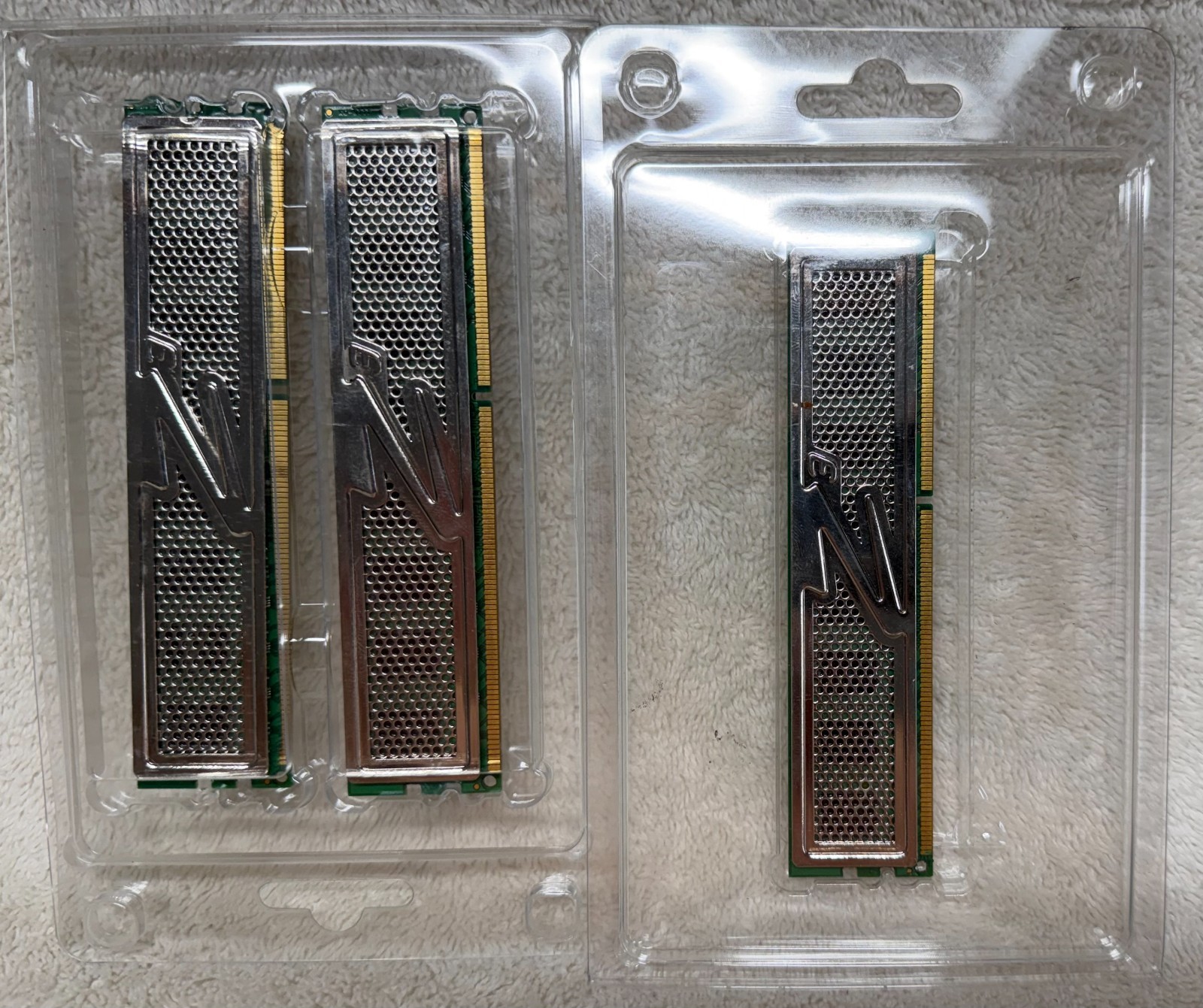 OCZ Platinum 6GB (3 x 2GB) DDR3 1600MHz Ram Kit PC3-12800 CL7 OCZ3P1600LV6GK