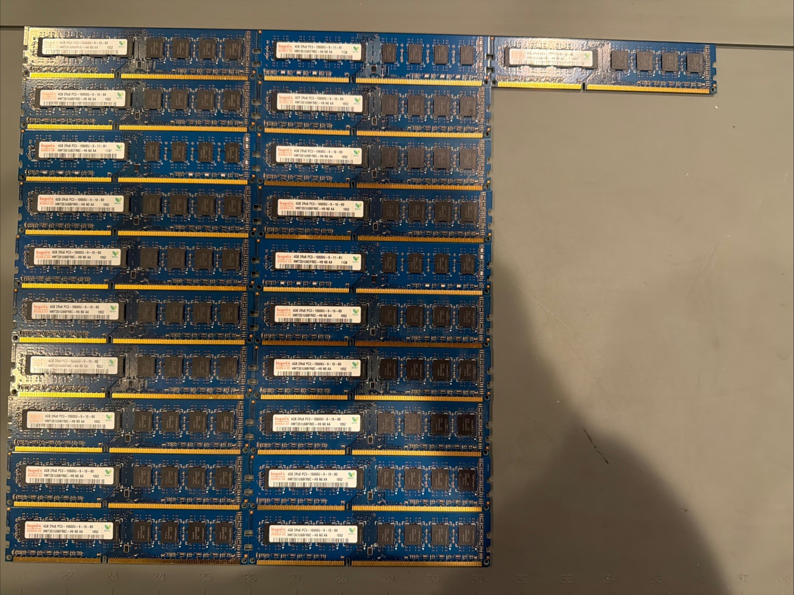 Lot of 21 Hynix 4 GB UBDIMM  PC3-10600 DDR3 SDRAM Memory (HMT351U6BFR8C-H9)