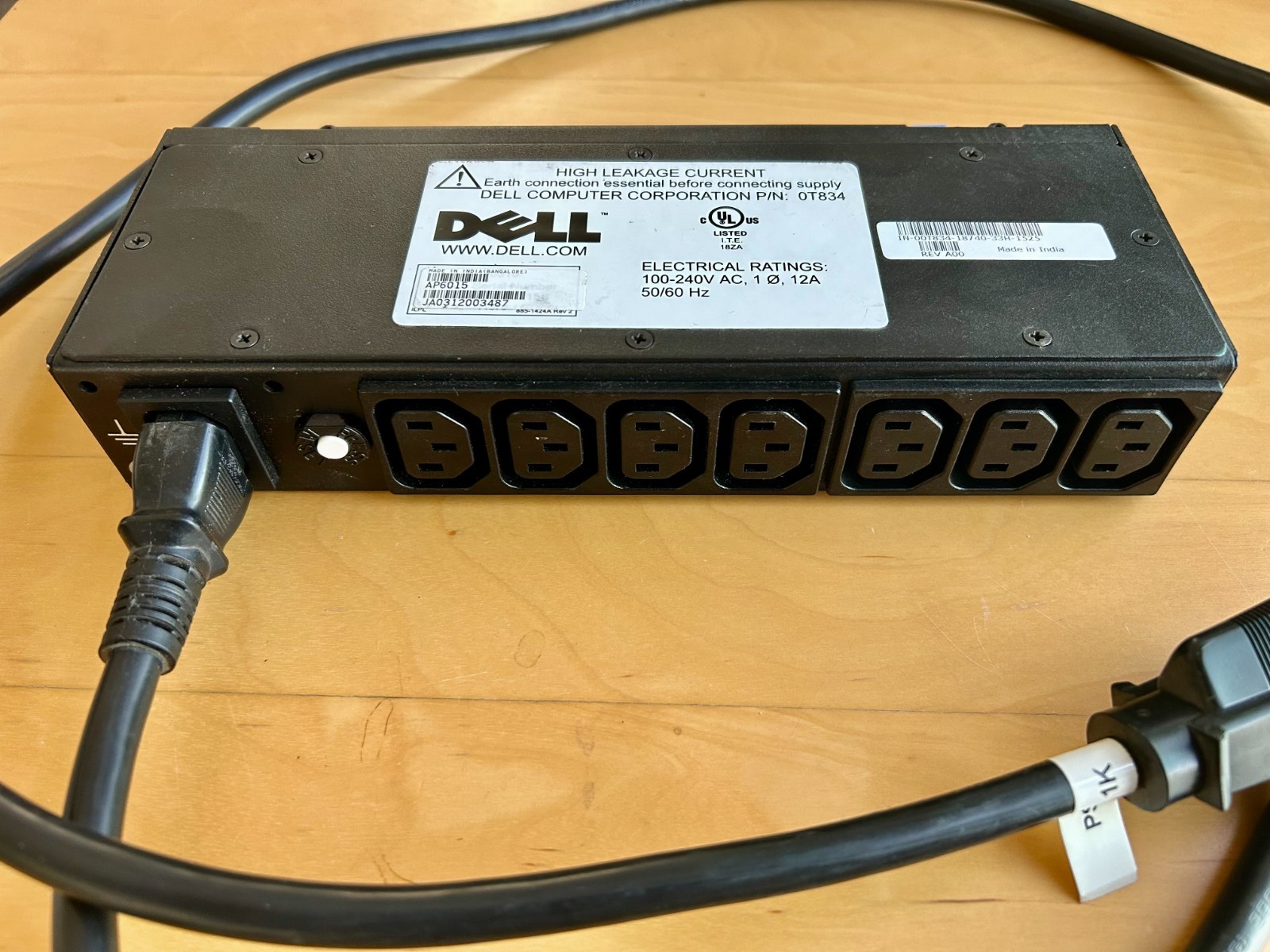 APC Dell PDU AP6015 0T834 8-Outlet 120-240V 12A w/power cord