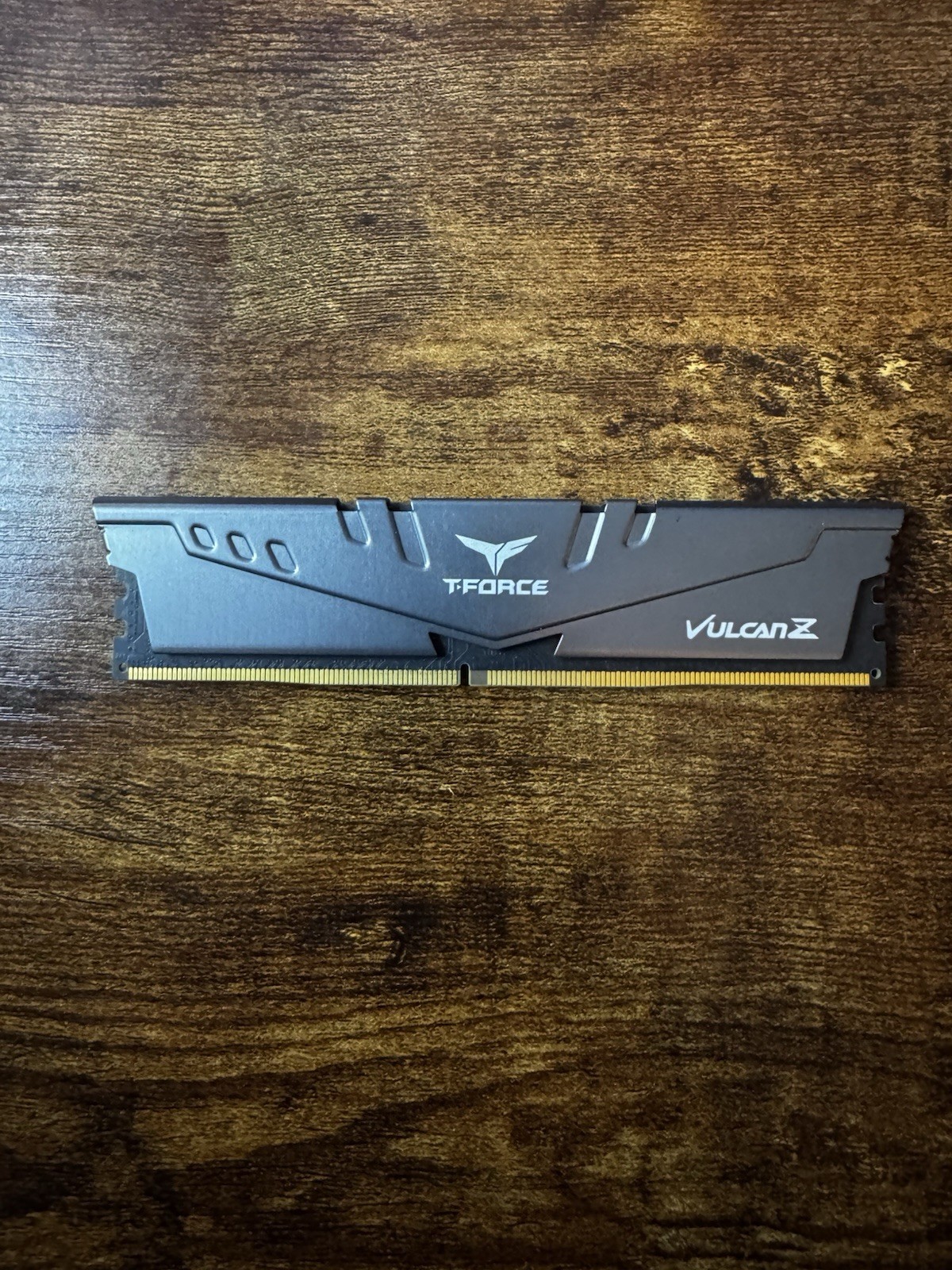 TeamGroup T-Force Vulcan 8GB) RAM DDR4 3200MHz TLZGD48G3200HC16CBK