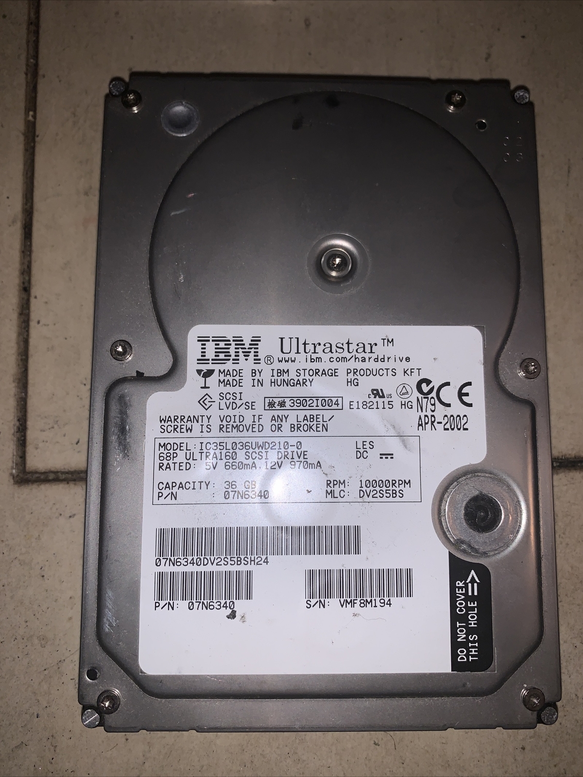IBM ULTRASTAR 73LZX IC35L036UWD210-0 07N6340 36GB 10000U/Min 4MB SCSI 3.5 " Inch