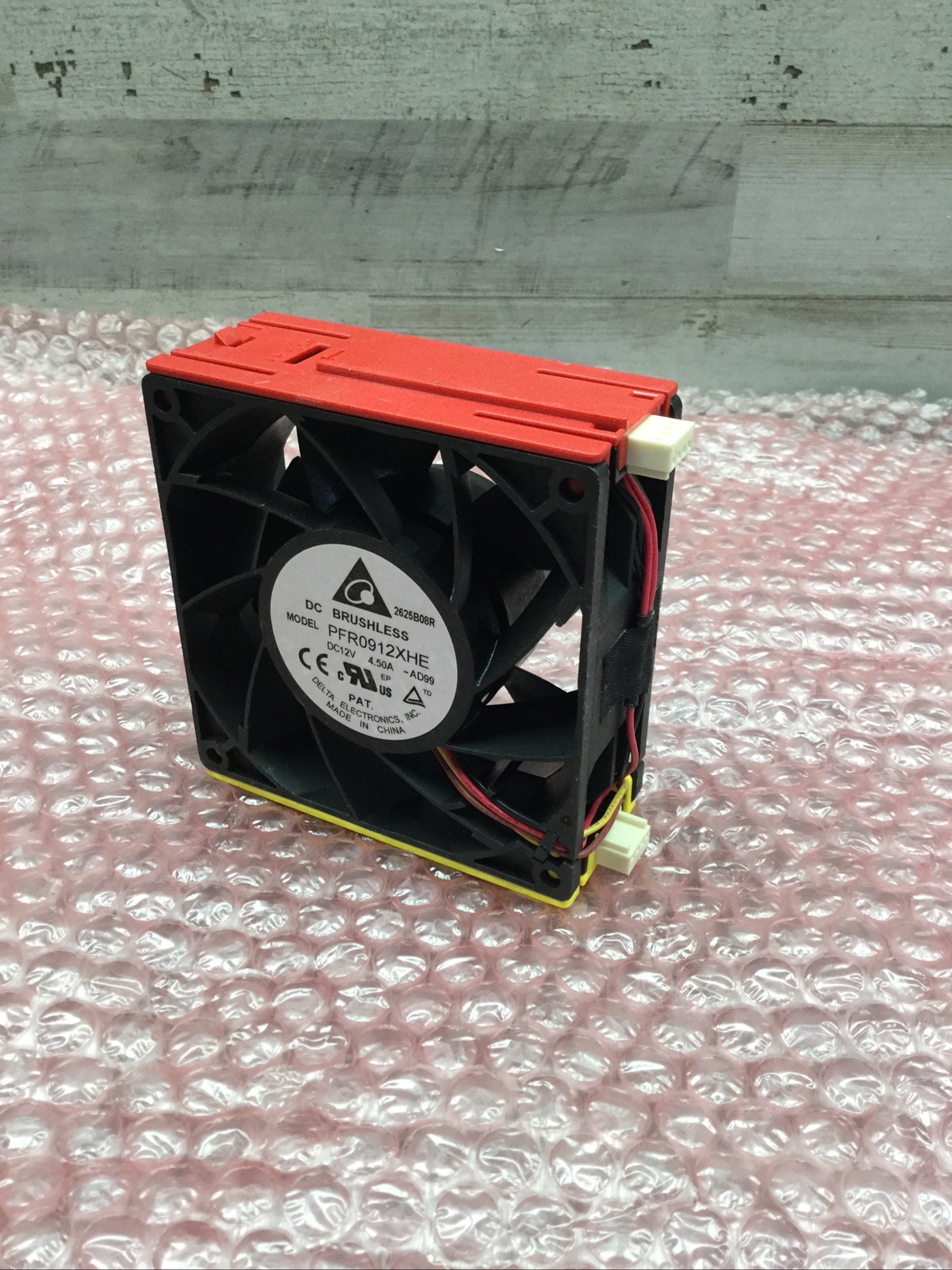 Used Delta 0Y08TN Server cooling fan PFR0912XHE 12V 4.50A 