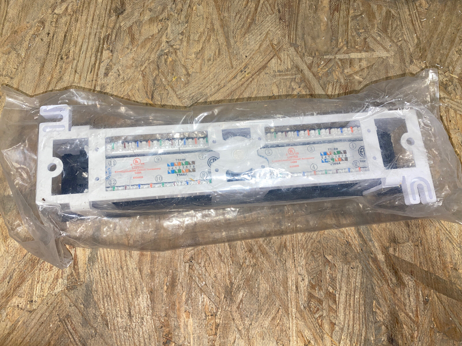 CE TECH CAT5e Mini 12-Port Patch Panel with 89D Mounting Bracket 5112