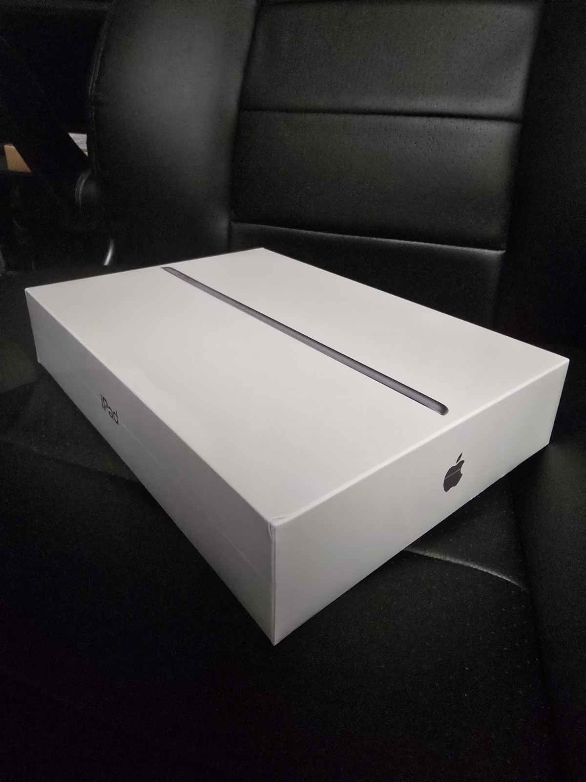 NEW IN BOX - NIB- Apple iPad (9th Gen.) A2602 64 GB, Wi-Fi 10.2"