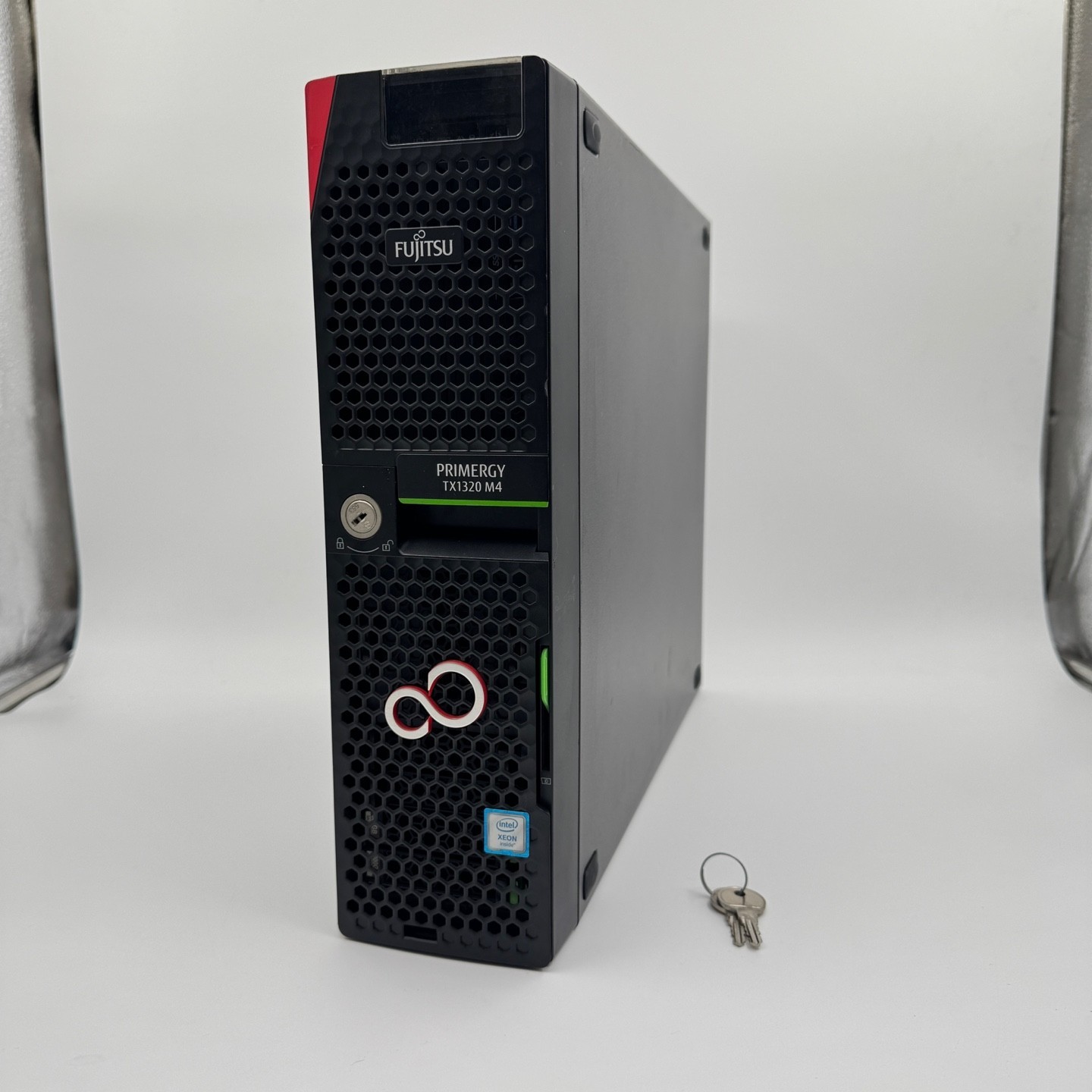 Fujitsu PRIMERGY TX1320 M4 SFF 4Bay Xeon E-2224 16GB 2x 300GB CP400i [SV283]