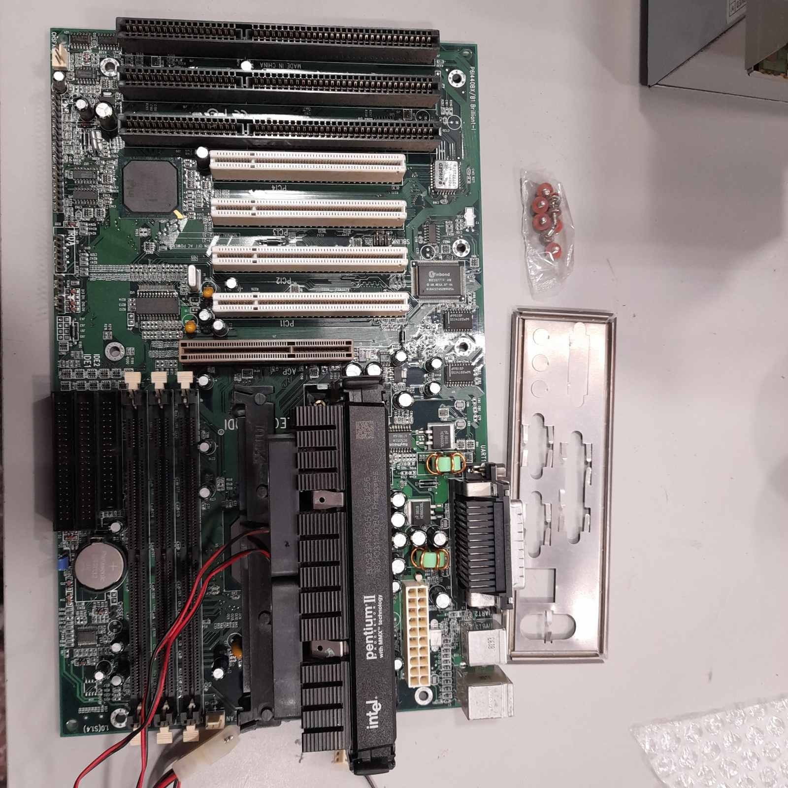 Legend QDI P6I440BX/B1 Brilliant-I Motherboard + PENTIUM(R)II-MMX  USED UNTESTED