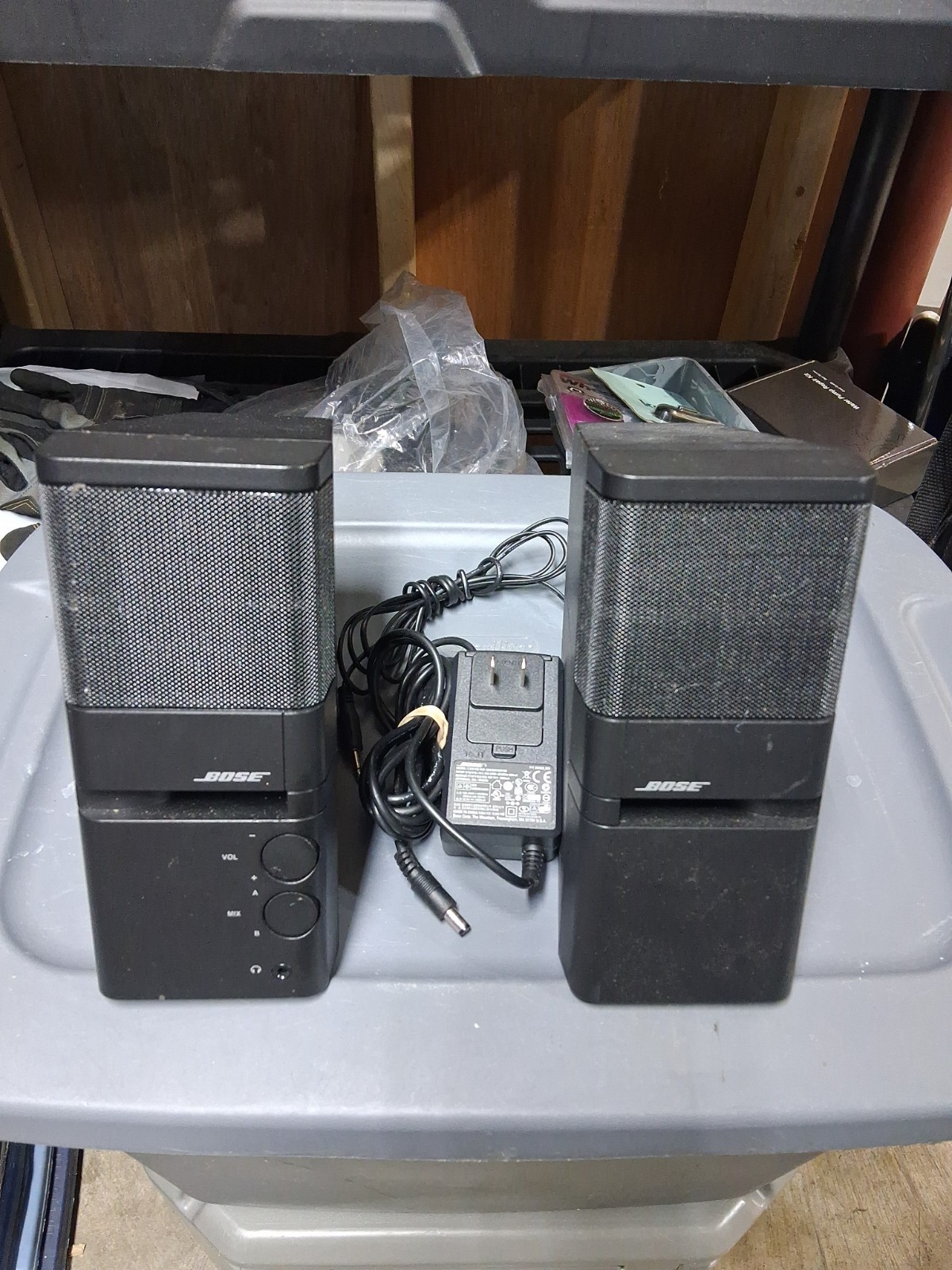 Bose MediaMate Computer Speakers  Powered Stereo Pair w/ AC Adapter 262885