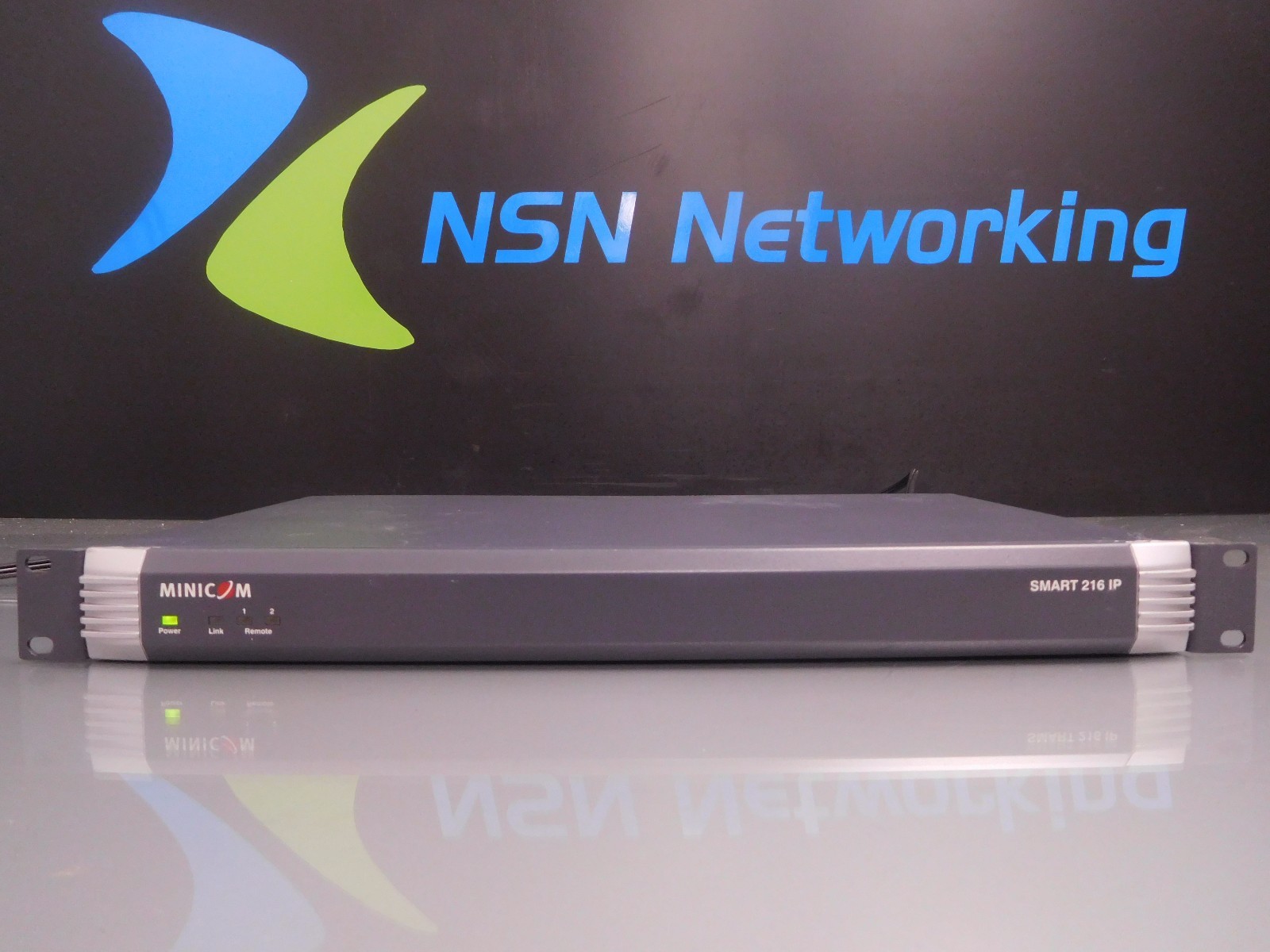 Minicom Smart 216 IP 16-Port Multi-User Remote Access Cat5 KVM Switch 1SU70036/R