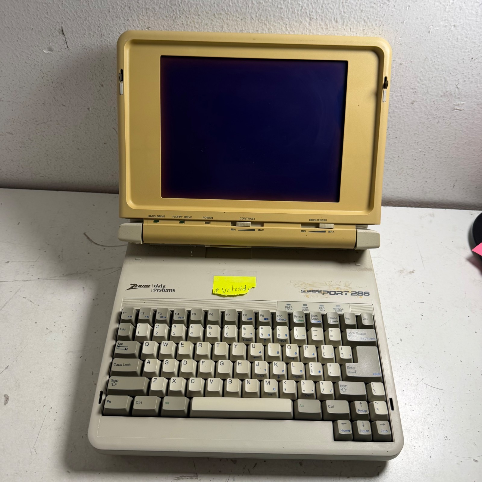 Zenith Data Systems SuperSport 286 ZWL-200-2 Beige Portable Laptop - Untested