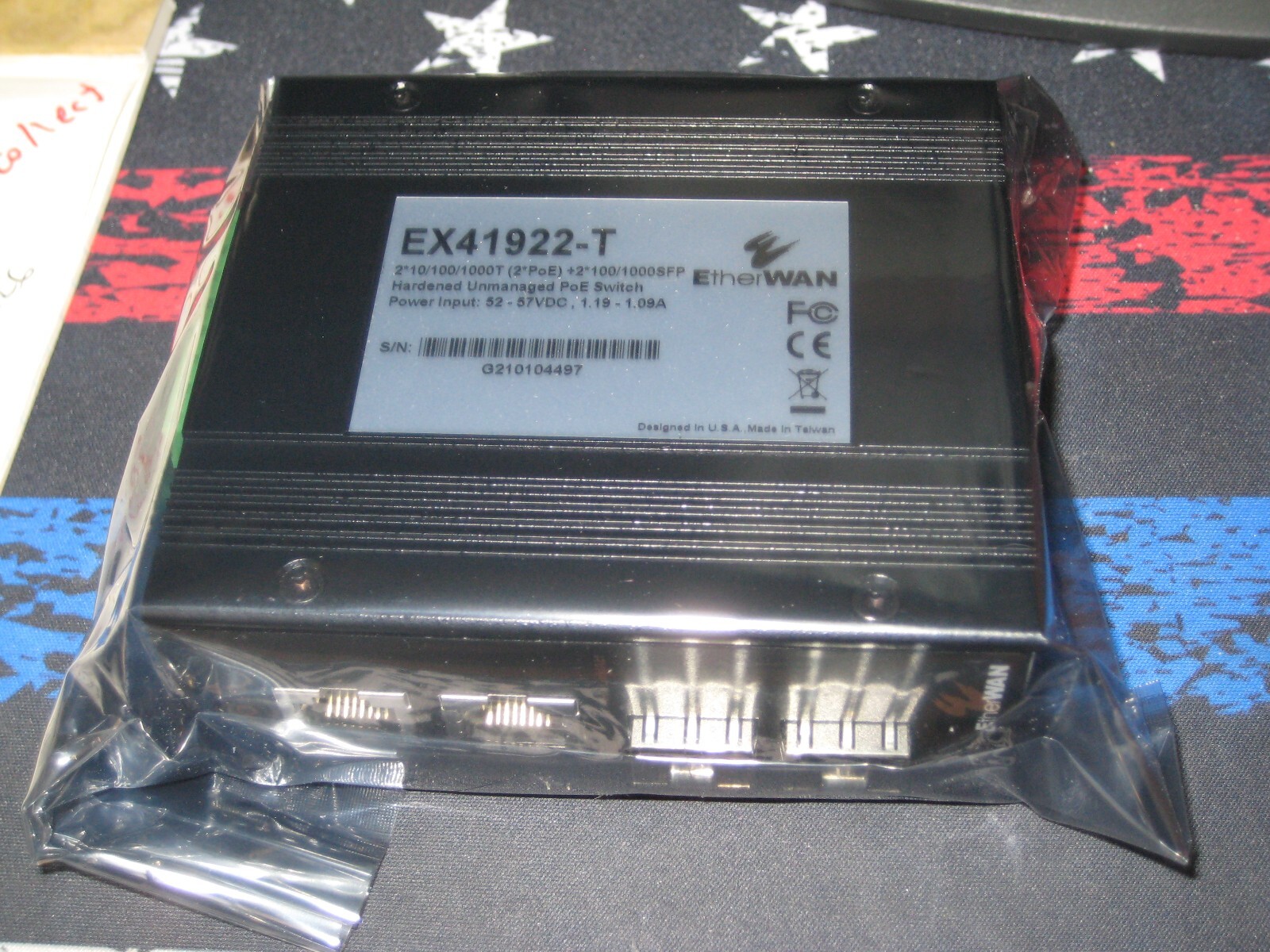 EtherWAN EX41922-T Hardened Unmanaged 2-port Gigabit PoE + 2-port SFP Ethernet