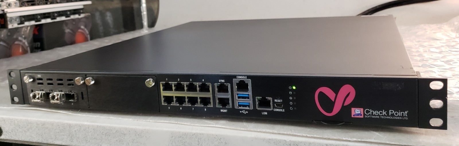 Check Point QM-30 High Performance Security Gateway w/ 1x 500w PSU + Ears + Cord