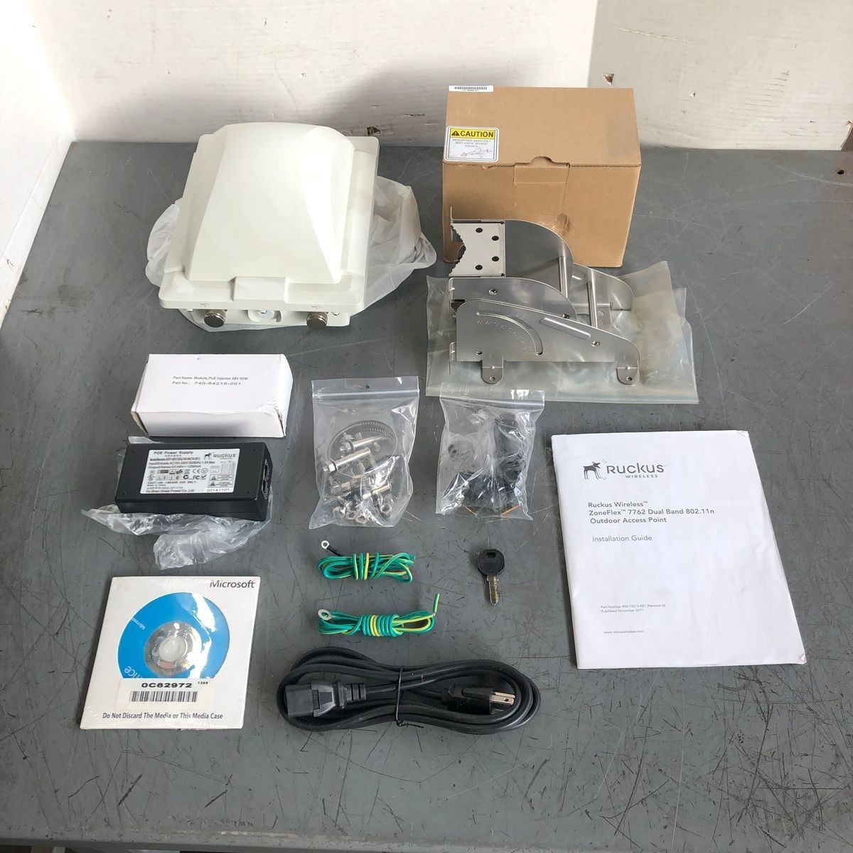 Ruckus ZoneFlex 901-7762-US51 Dual Band Wireless Access Point (Very Good)