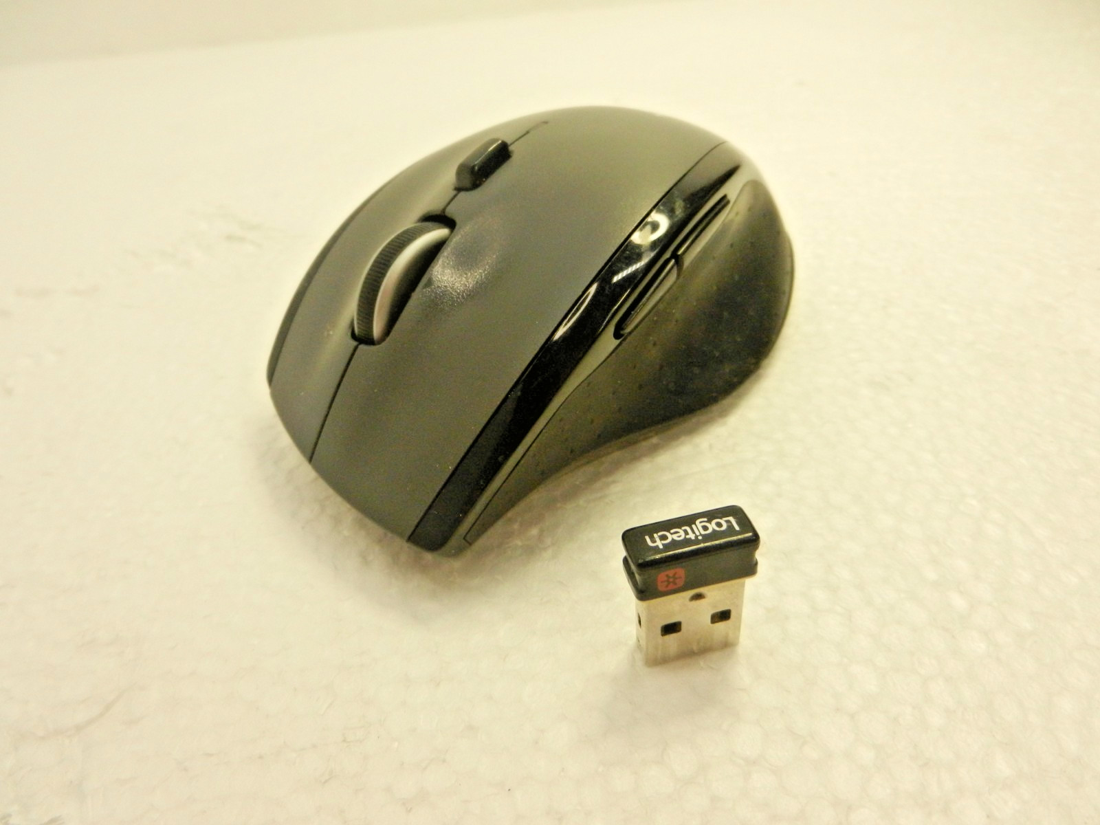 Logitech M705 Wireless Mouse M-R0073 with Unifying USB Receiver Dongle