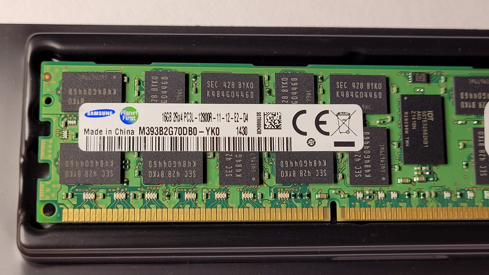 Samsung 16GB  2Rx4 PC3L-12800R M393B2G70DB0-YK0 DDR3 1600MHz Reg ECC RDIMM