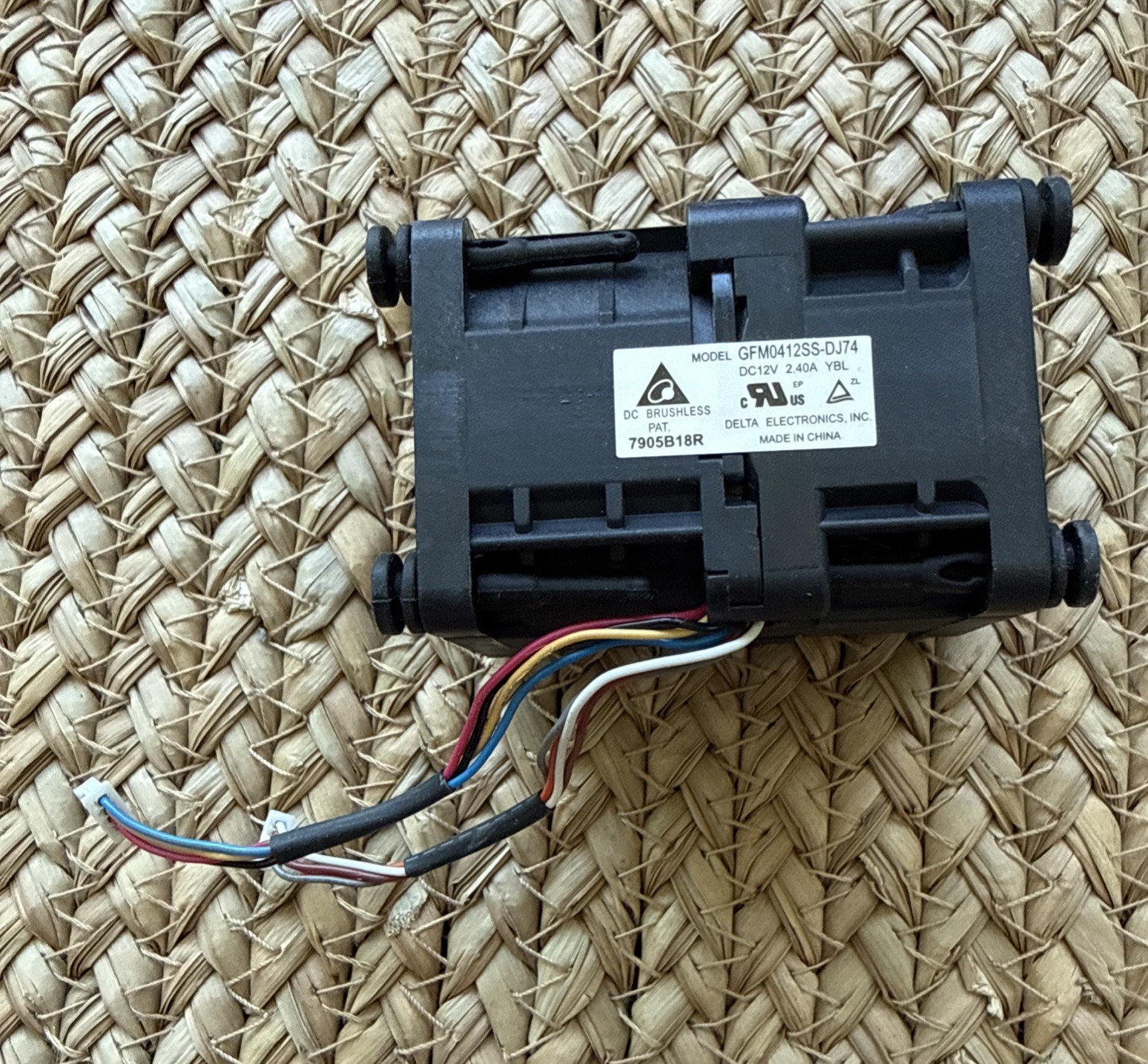 GFM0412SS-DJ74 Delta 1U Server Fan.    #A-2
