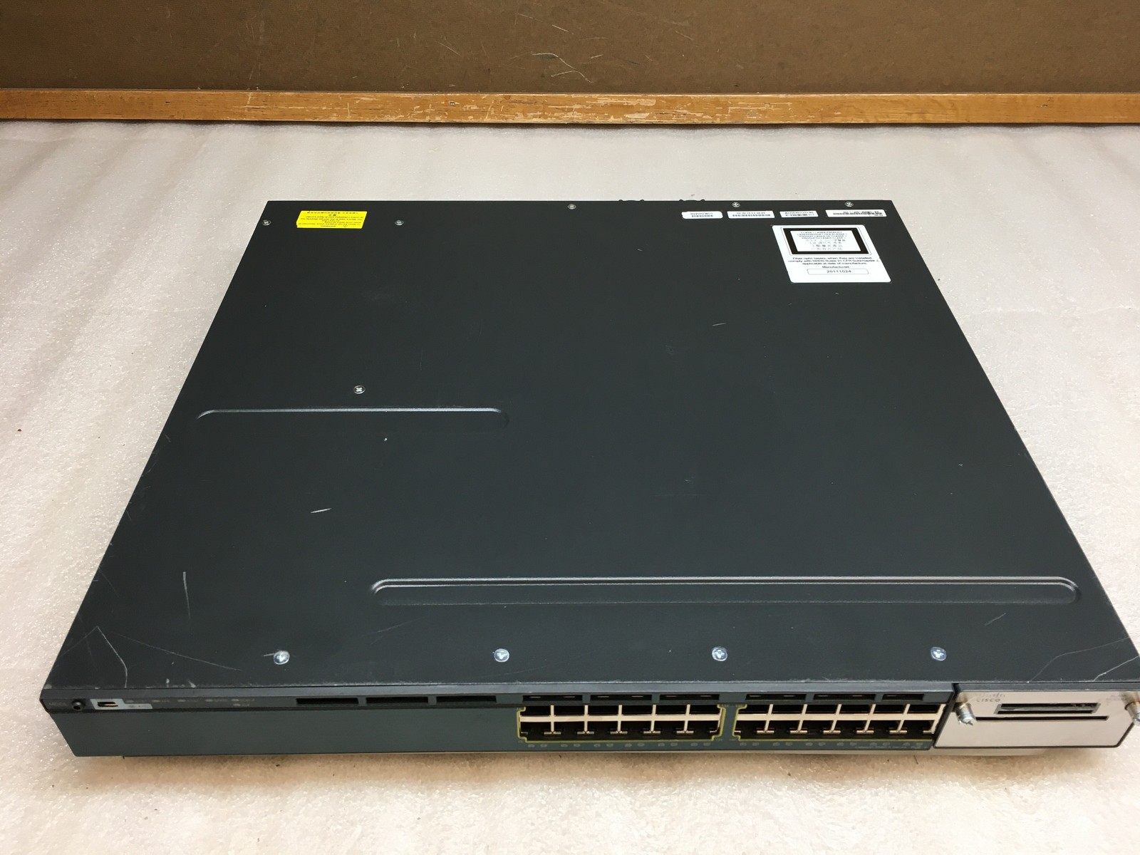 Cisco Catalyst 3650 48 PoE+ 4X1G WS-C3650-48FS-L V05 48-Port Layer 4 GbE Switch