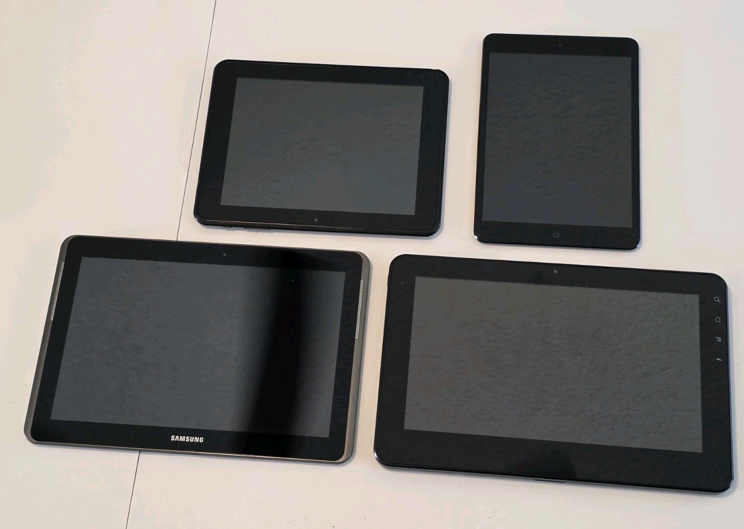 Lot Of 4 Tablets Ipad 1432A, Samsung Tab 2, G Tablet. Trio Stealth 8. Untested