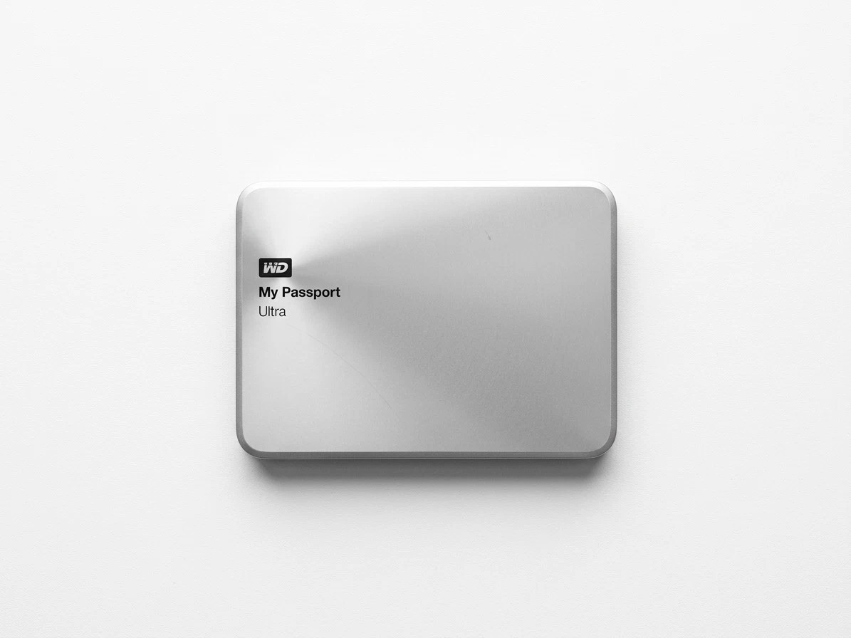 Western Digital Backup Portable Drive 1TB USB-Powered External HDD Ultra Metal