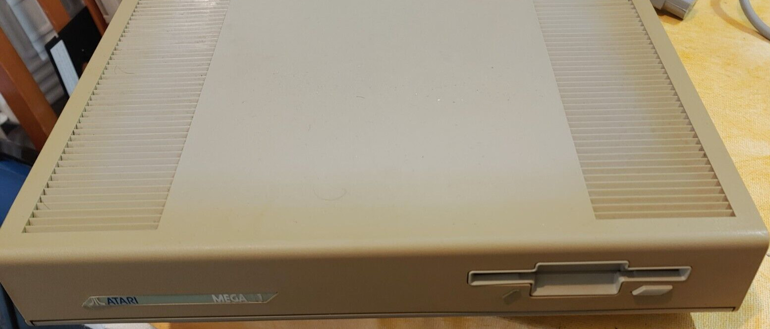 Atari Mega 1 ST Classic 16-bit Computer Working Cond (Base + Power) 160424