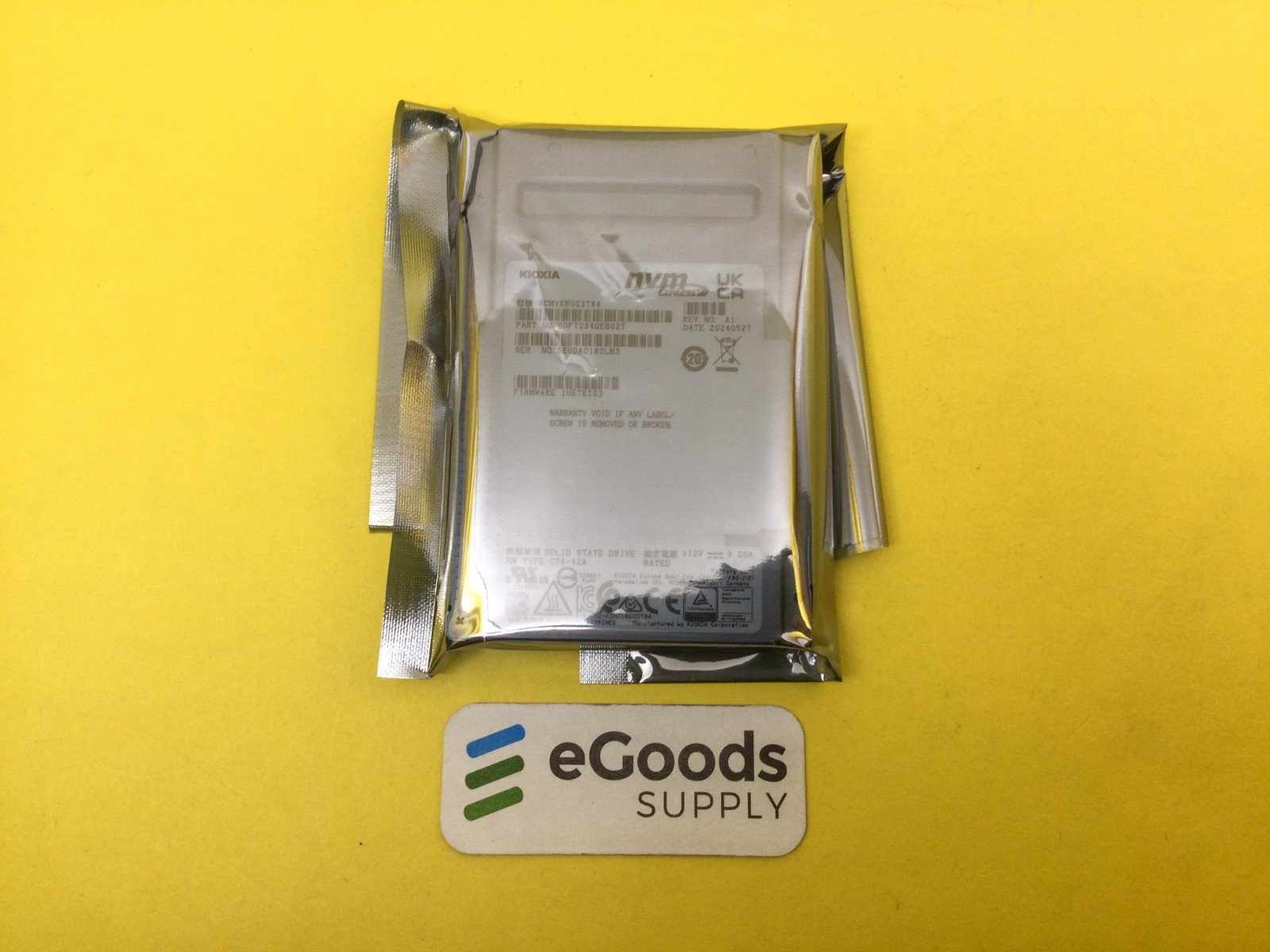 KCMYXRUG3T84 Kioxia CM7-R 3.84TB PCIe5.0 NVMe 2.5in U.3 SSD New