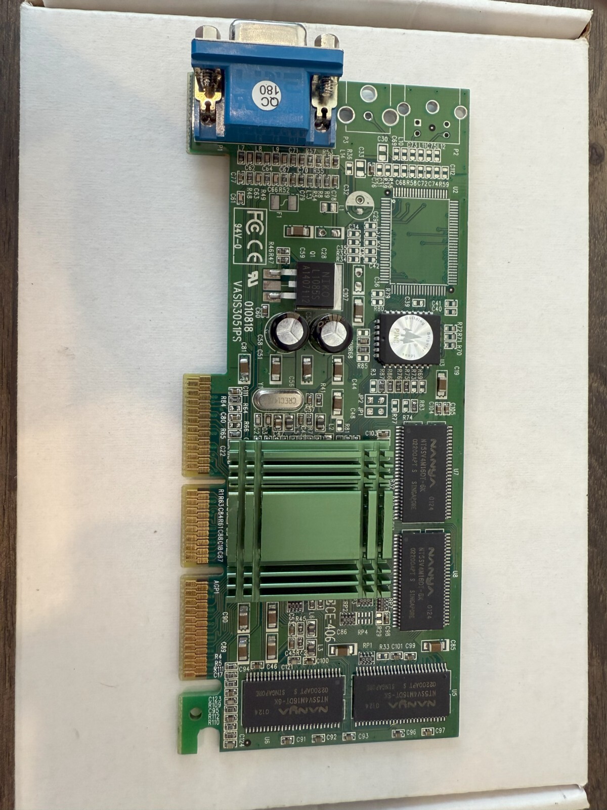 Pine3D Phantom/SiS 305/SDR 32mb/PV-S03A-BR/AGP GPU WITH BOX/ACCESSORIES