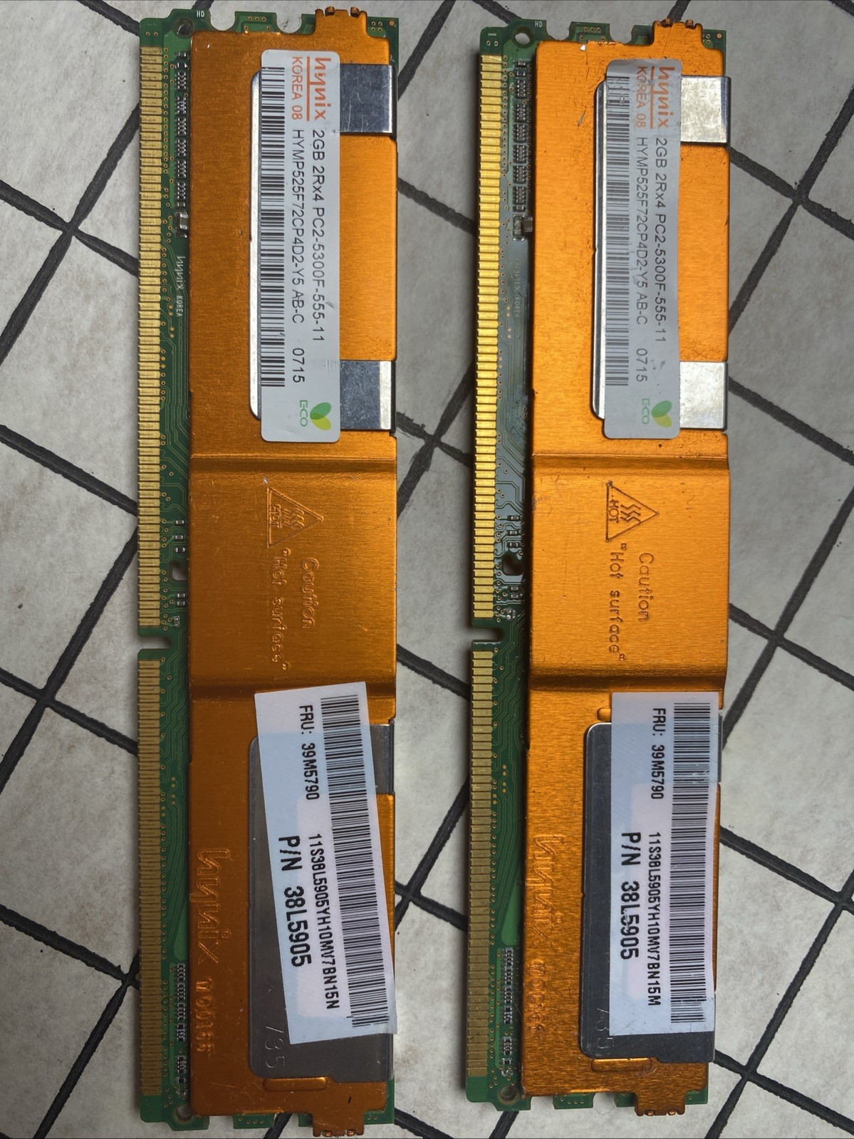 Hynix 4GB Kit 2x2GB 2Rx4 PC2-5300F-555-11 HYMP525F72CP4D2-Y5