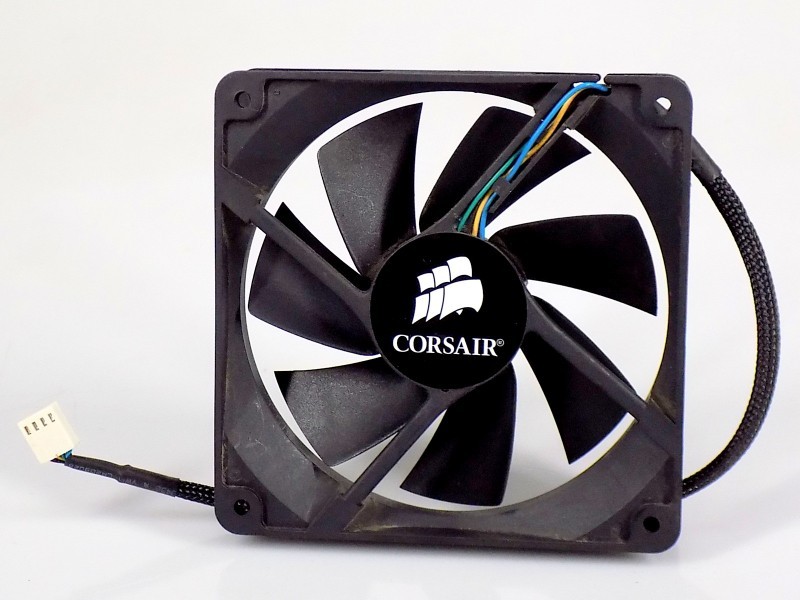 Corsair Vengeance Series C70 CC-8930080 120x120x25mm Fan Case Fan 4 Pin Excellent