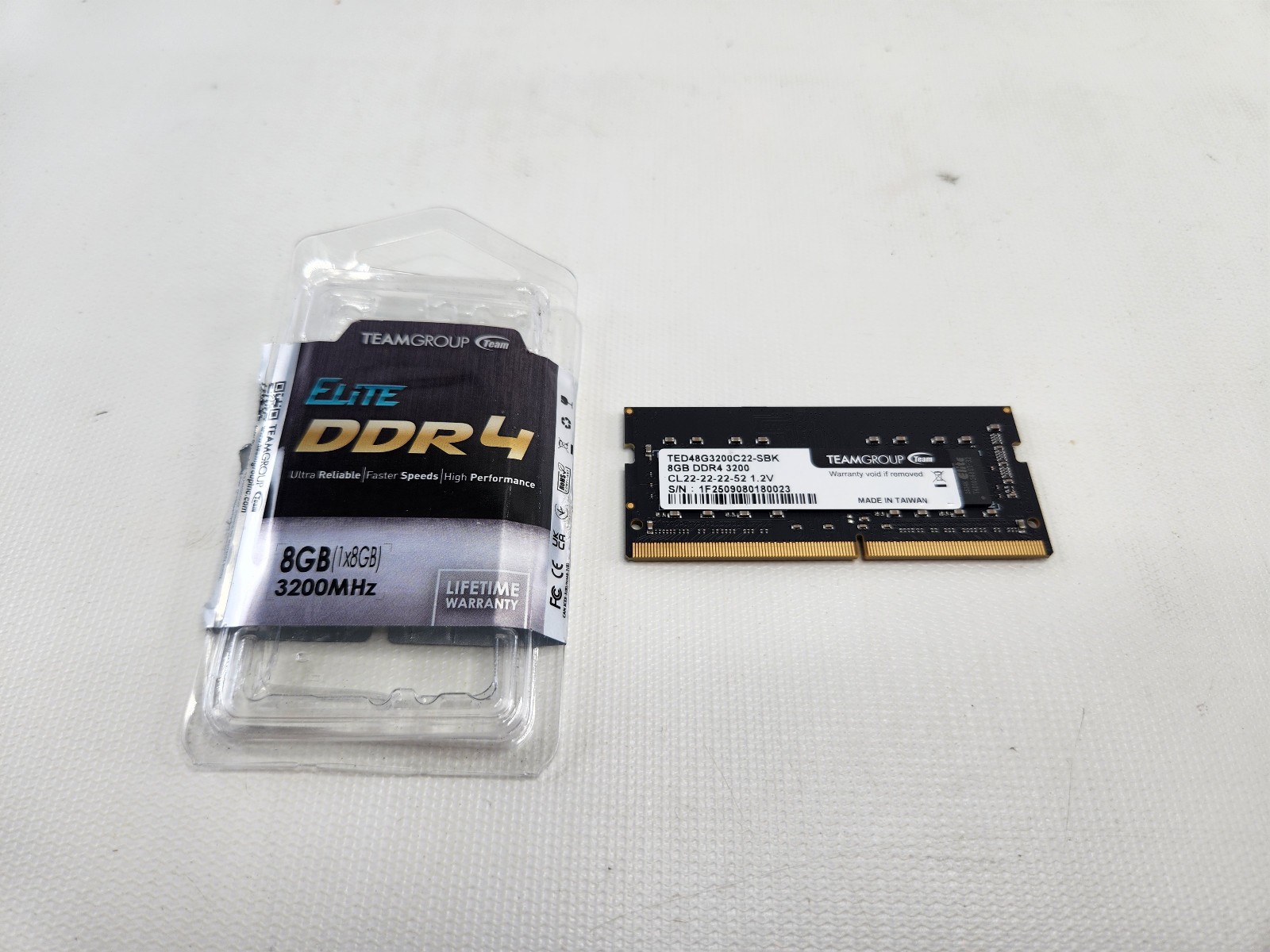 TEAMGROUP Elite DDR4 8GB Single 3200MHz PC4-25600 CL22  TED48G3200C22-SBK