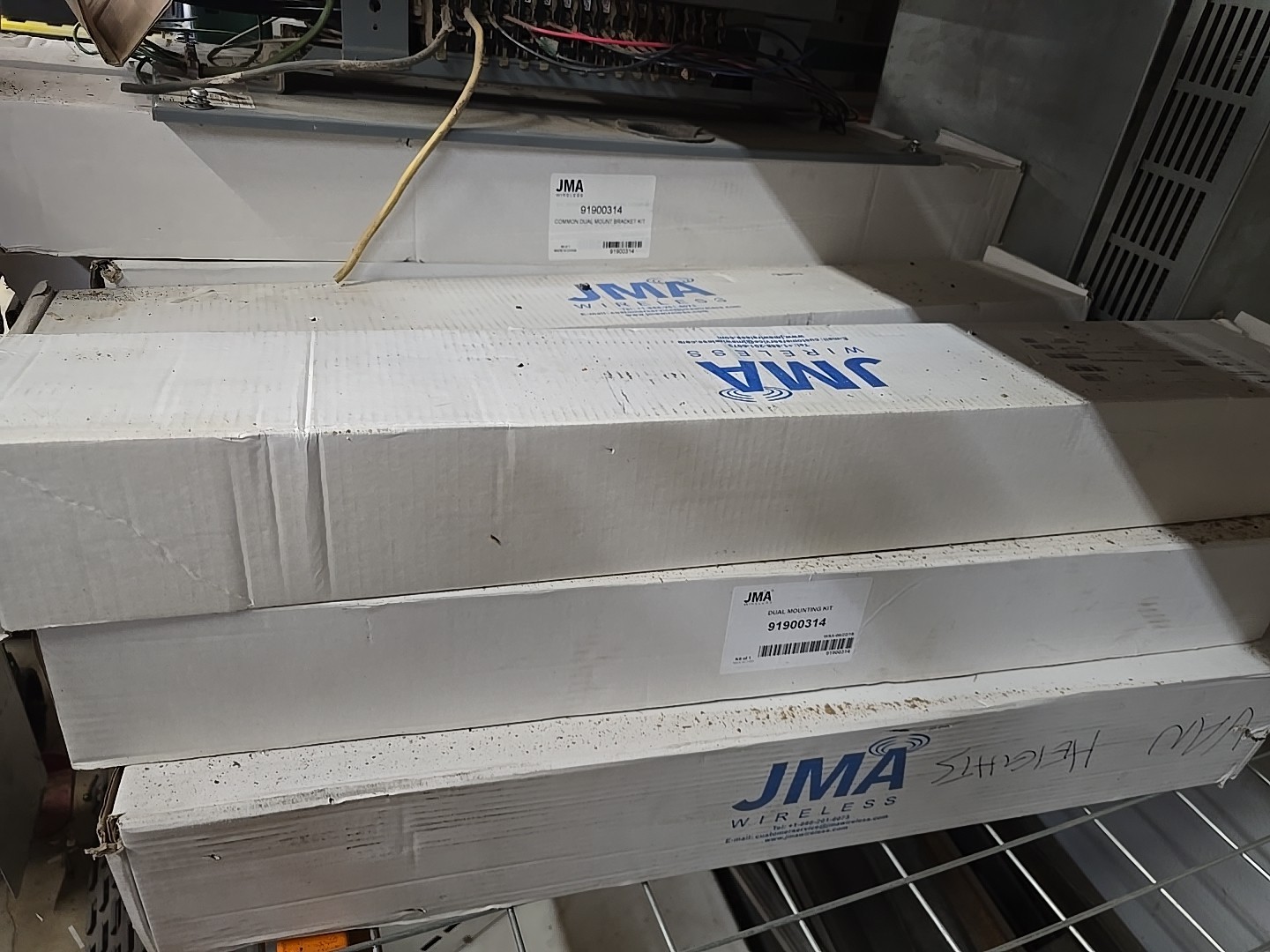 JMA | 91900314Dual-mount Antenna Bracket