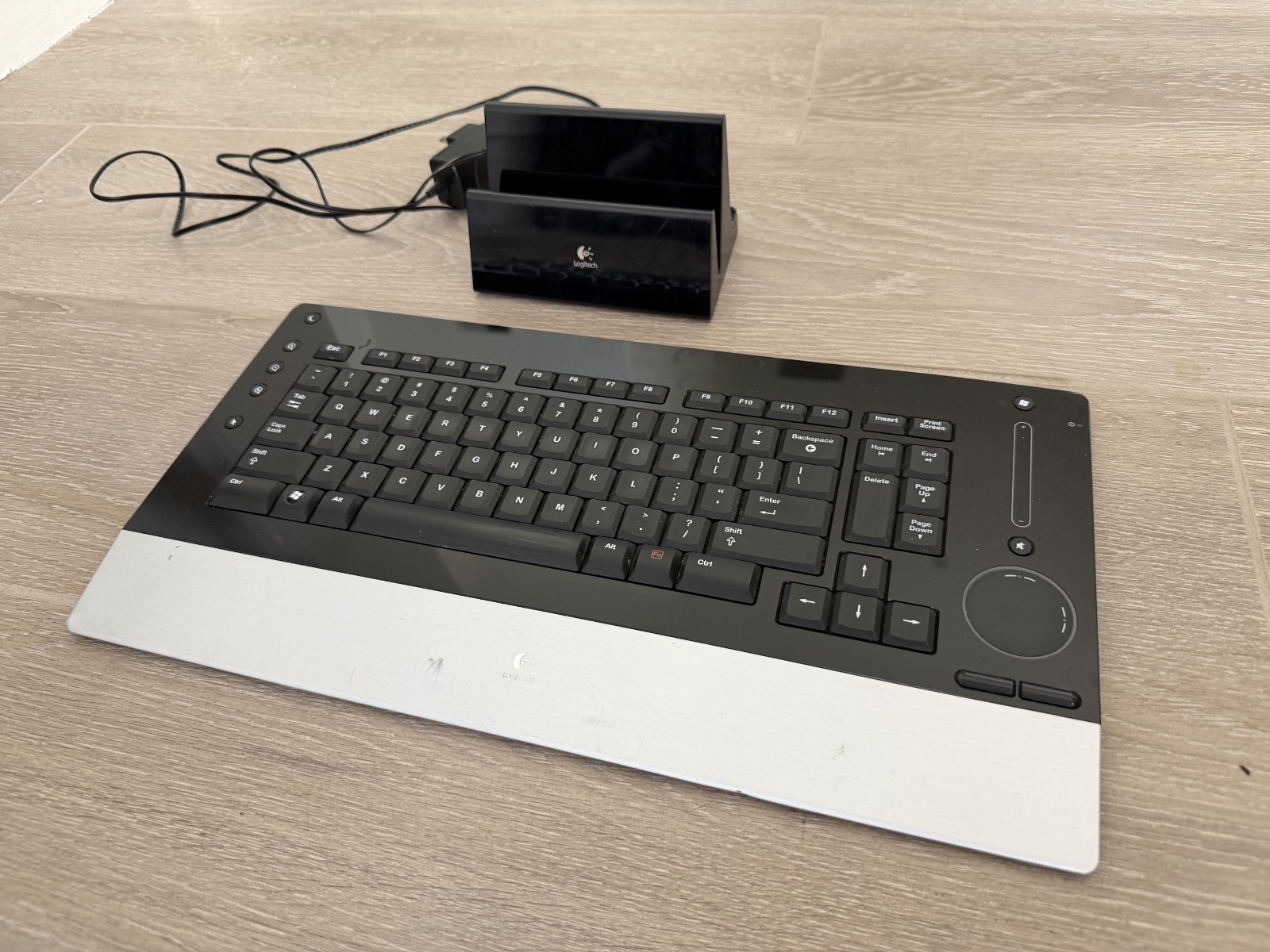 Logitech DiNovo Edge Wireless Bluetooth Keyboard & Charging Dock - SEE PICS