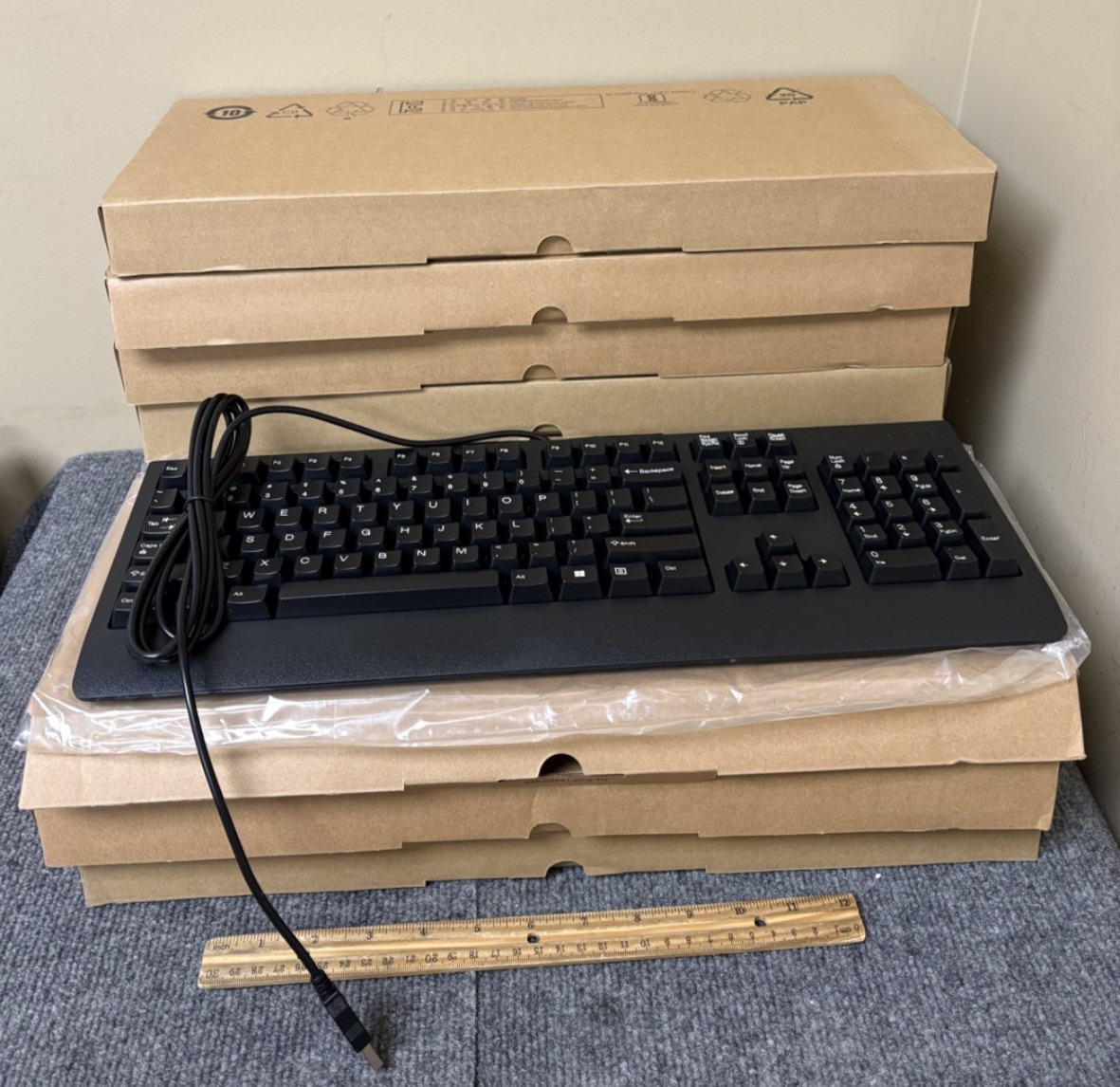 Lot of 10 Lenovo Traditional USB Keyboards 00XH688 - Open Box -