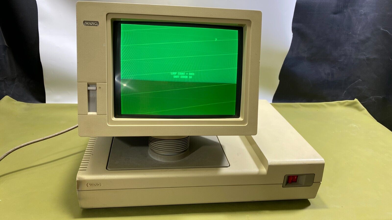 Vintage Wang Computer Terminal Model 2436DE Rare