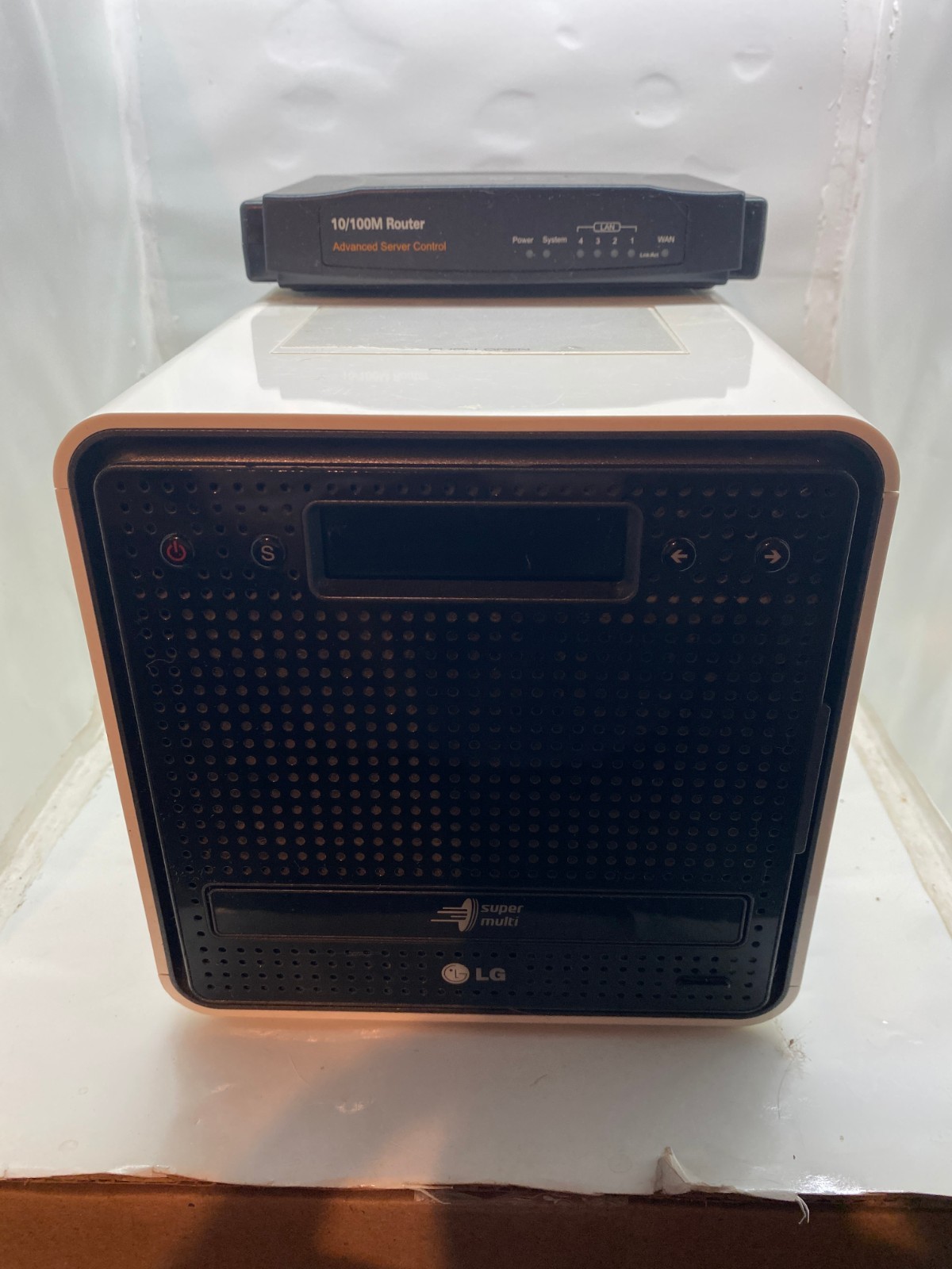 LG N2R1DD2 2TB 2-Bay NAS Network Storage RAID DVD-RW 2x1TB + Router