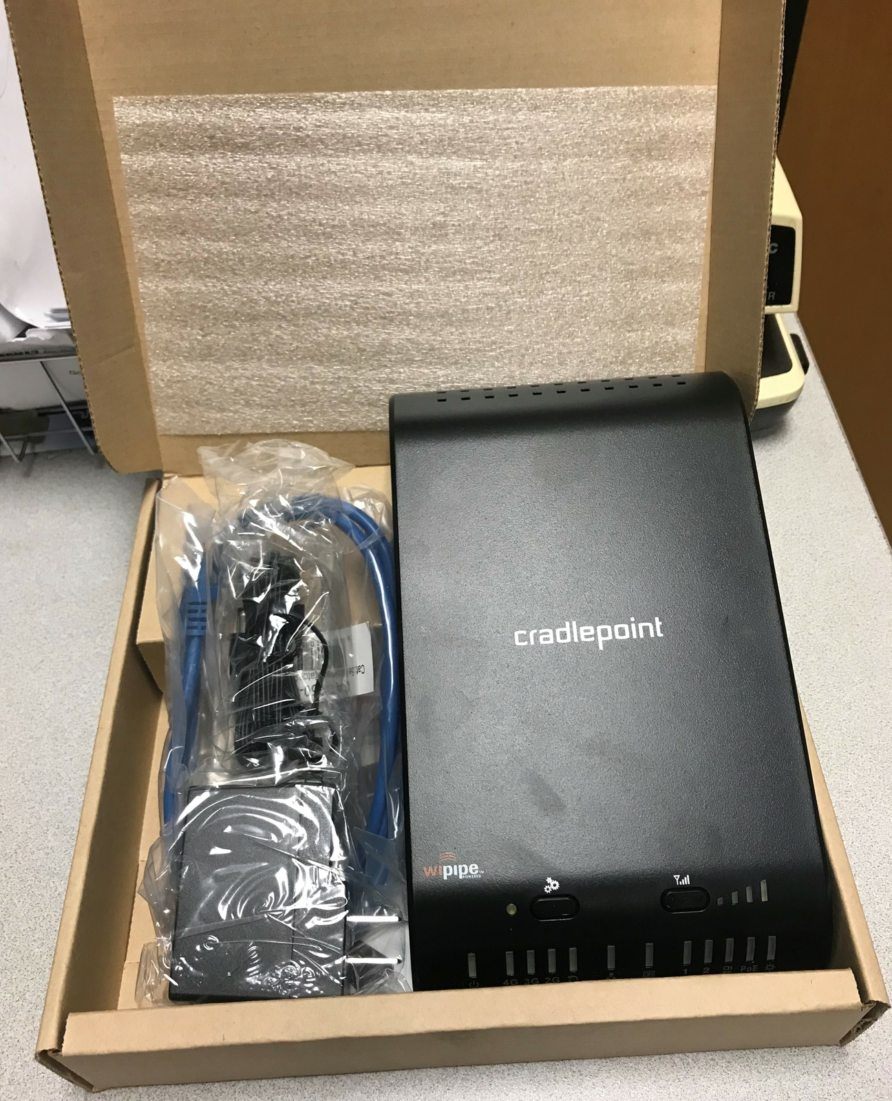 CRADLEPOINT WIPIPE ROUTER CBA750B NEW G1