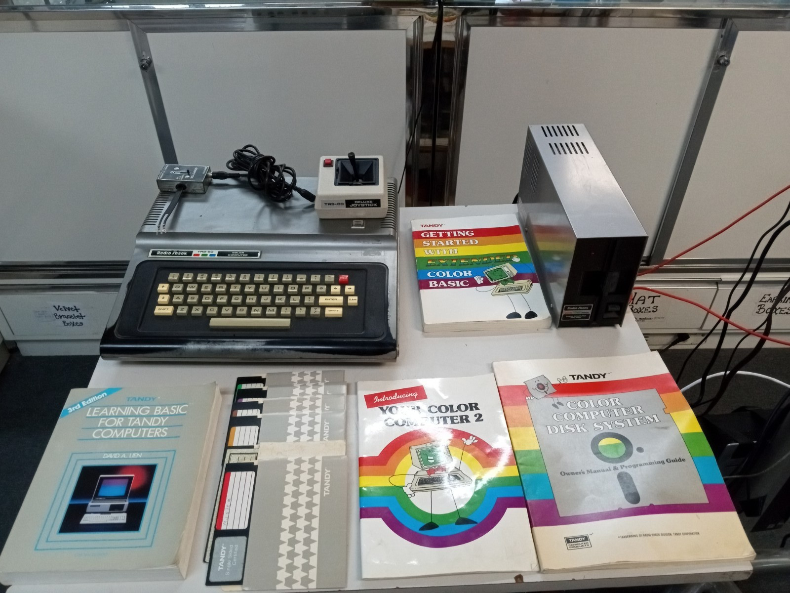 Tandy TRS-80 Computer, Books, Disks, Disk Drive TRS80 Works Disk Drive no power