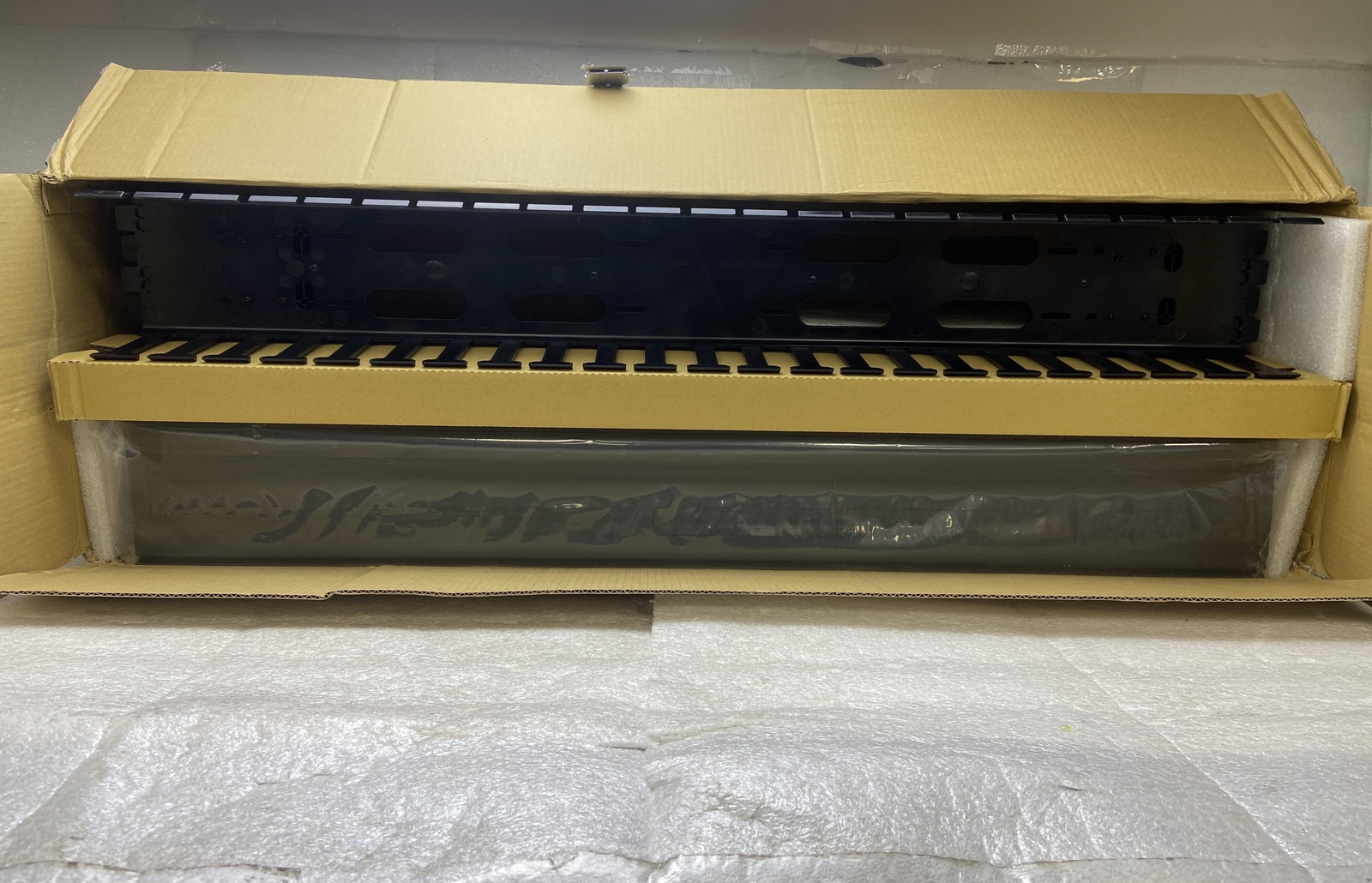 GREAT LAKES CASE & CABINET VCM5-F0 Vertical Front Cable Management OPEN BOX