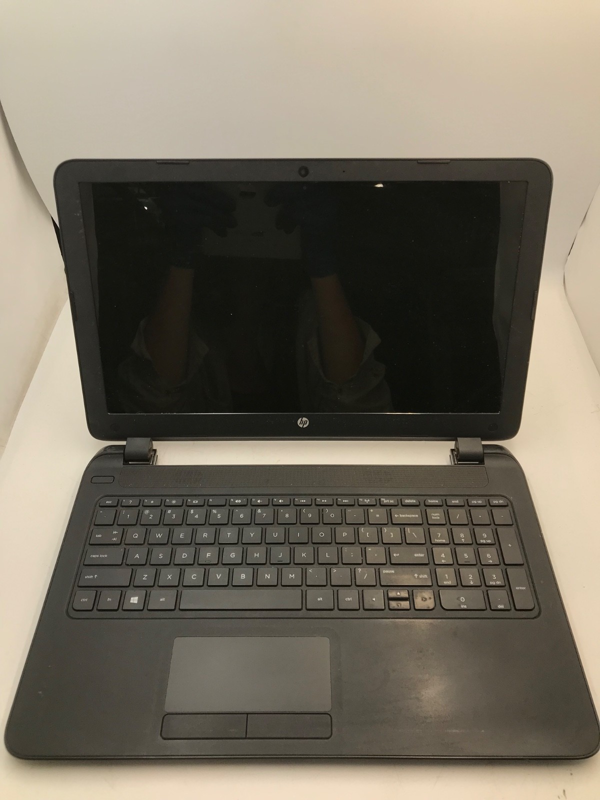 HP 15-f305dx AMD A6-5200 15" Laptop -POWER DEAD/PARTS OR REPAIR -MZ