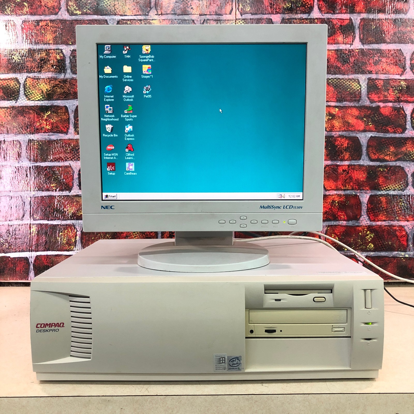 Compaq Deskpro Retro Gaming PC Pentium III CPU 64MB RAM (Windows 98 SE)