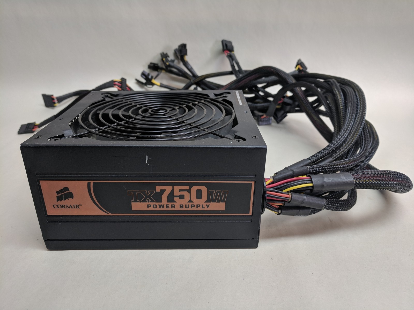 Corsair CMPSU-750TX 750W 20+4-Pin ATX Desktop Power Supply