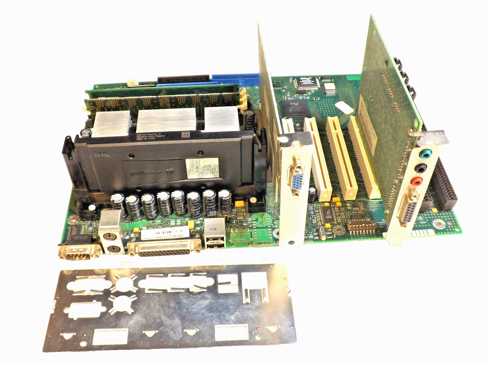 Fujitsu Siemens D1107 Slot 1 Pentium III Motherboard + RAM + GPU + Sound Tested