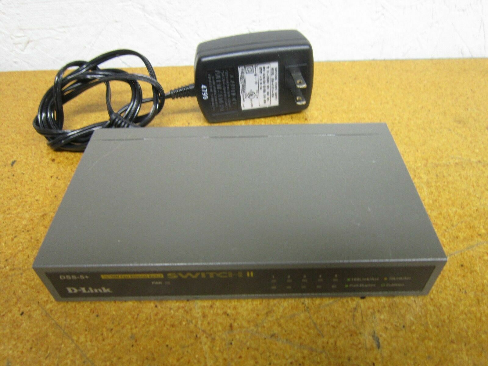 D-Link DSS-5+ 5 Port Ethernet Network Switch With Power Supply DSA-0151A-05A