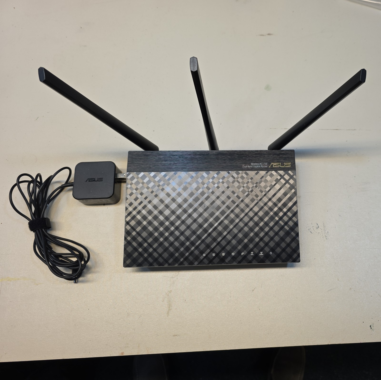 ASUS RT-AC1750 B1 Dual-Band AC1750 Gigabit WiFi Router