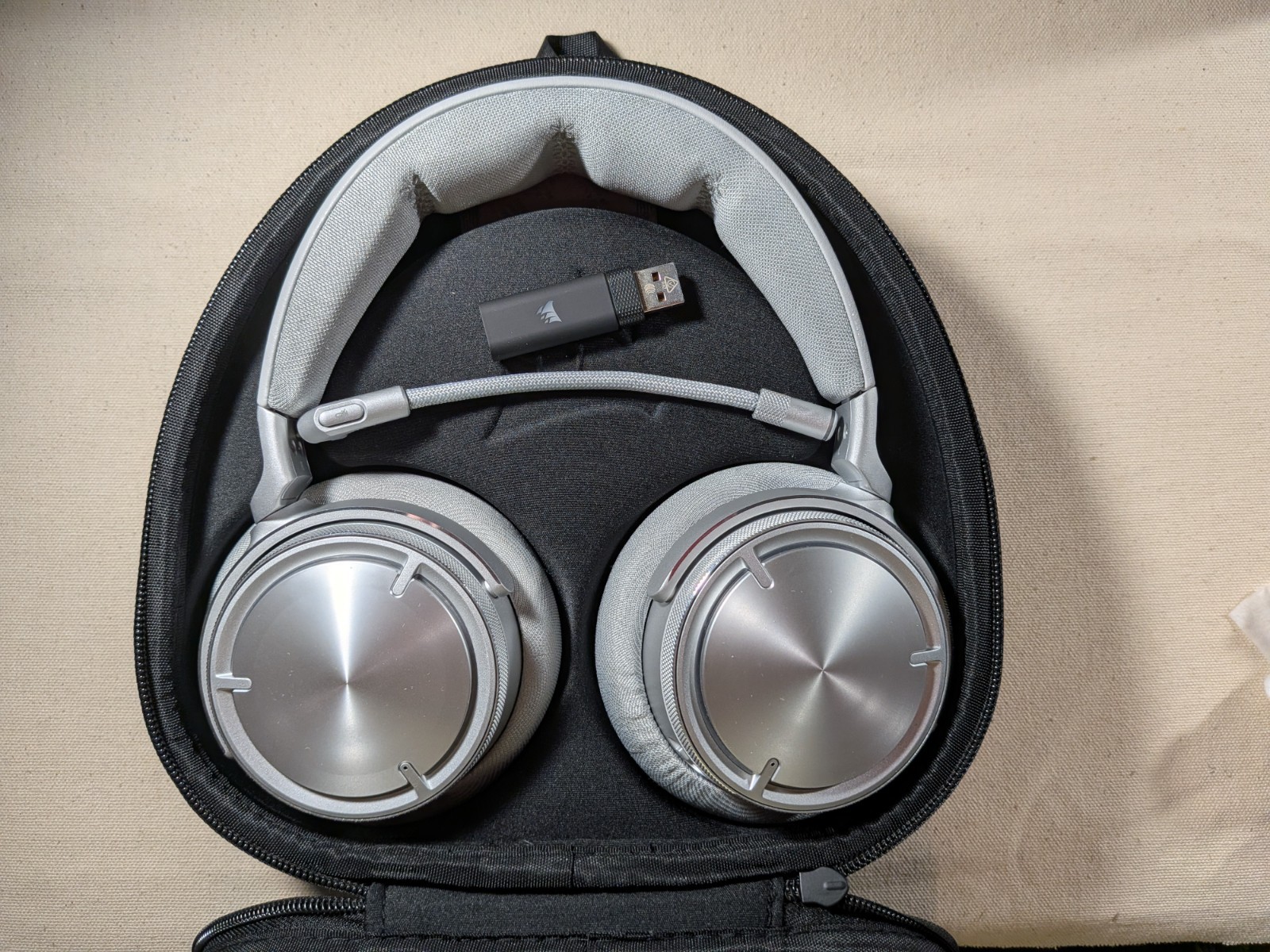 CORSAIR VIRTUOSO MAX WIRELESS Gaming Headset Silver
