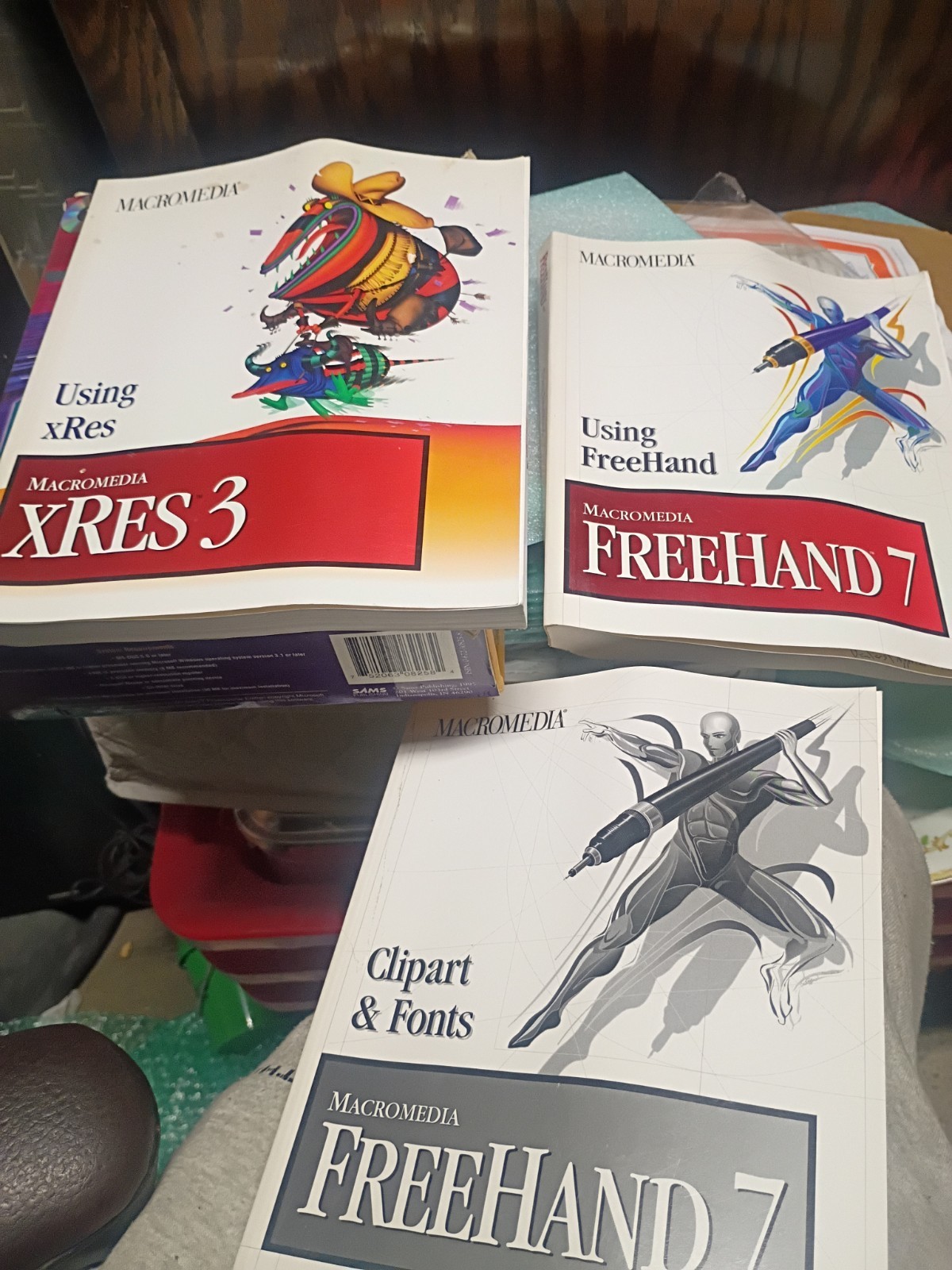 Lot of 3 Vintage Macromedia Software Manuals FreeHand 7 Clipart Fonts & Director
