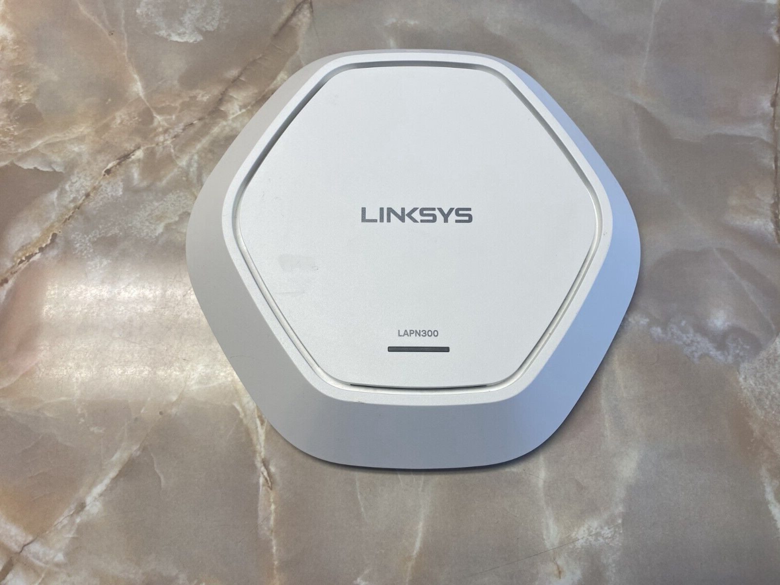 LINKSYS BUSINESS CLASS WIRELESS ACCESS POINT LAPN300 - NO POWER CORD INCLUDED