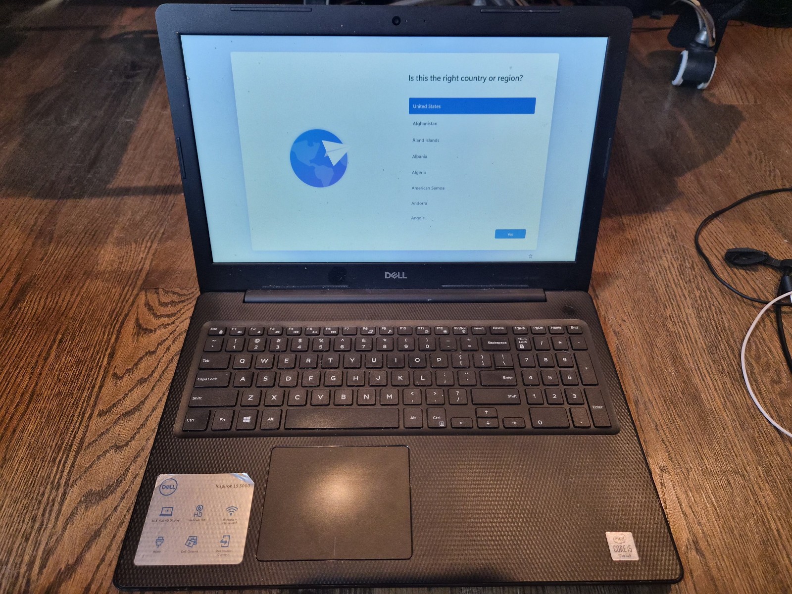 Dell Inspiron 15 3593 15.6" (256GB SSD, Intel Core i5 10th Gen., 3.60 GHz, 16GB)