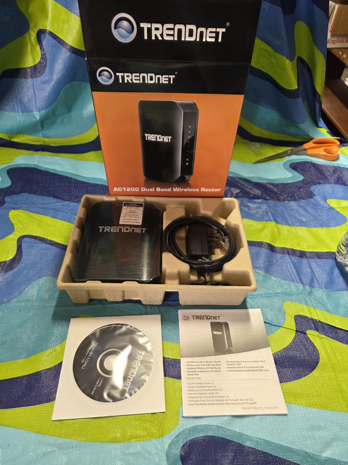 Trendnet TEW-811DRU AC 1200 Dual Band Wireless Router. New Open Box. See Pics 