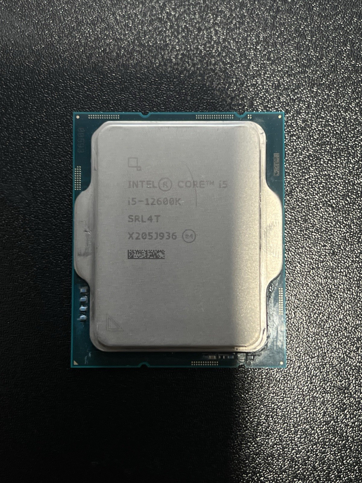 Intel Core i5-12600K Processor (4.9 GHz, 10 Cores, 16 Threads)